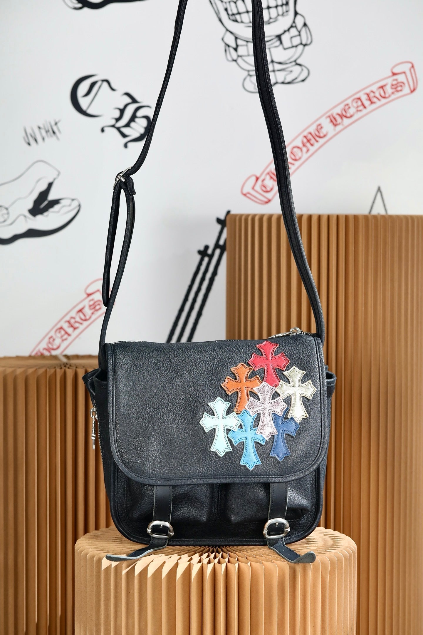 ＣＨＲＭ ＨＲＴＳ MULTICOLOR CROSS PATCH TINY SHOULDER BAG BLACK