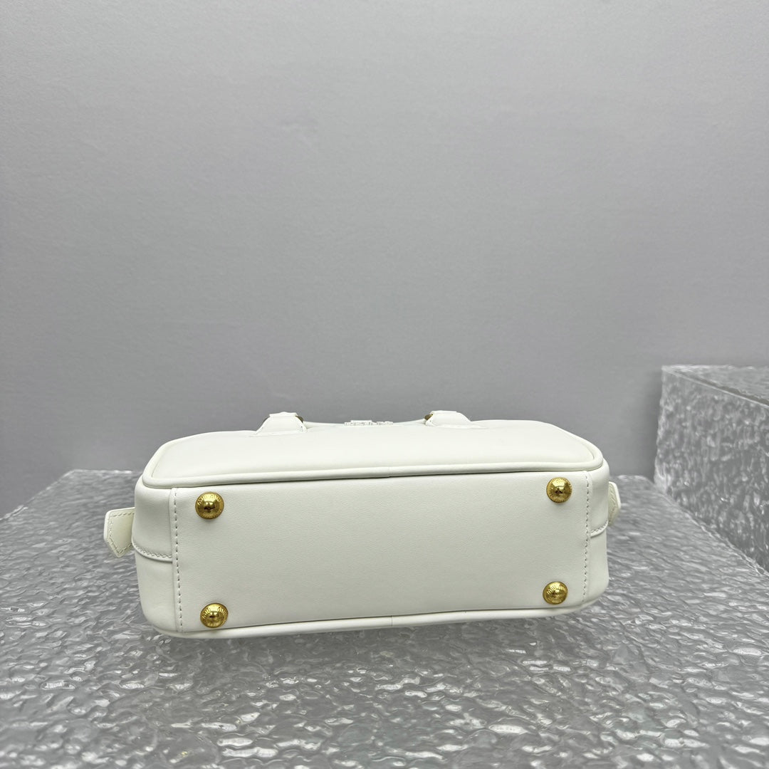 ＭＩ ＭＵ ARCADIE LEATHER BAG CHALK WHITE