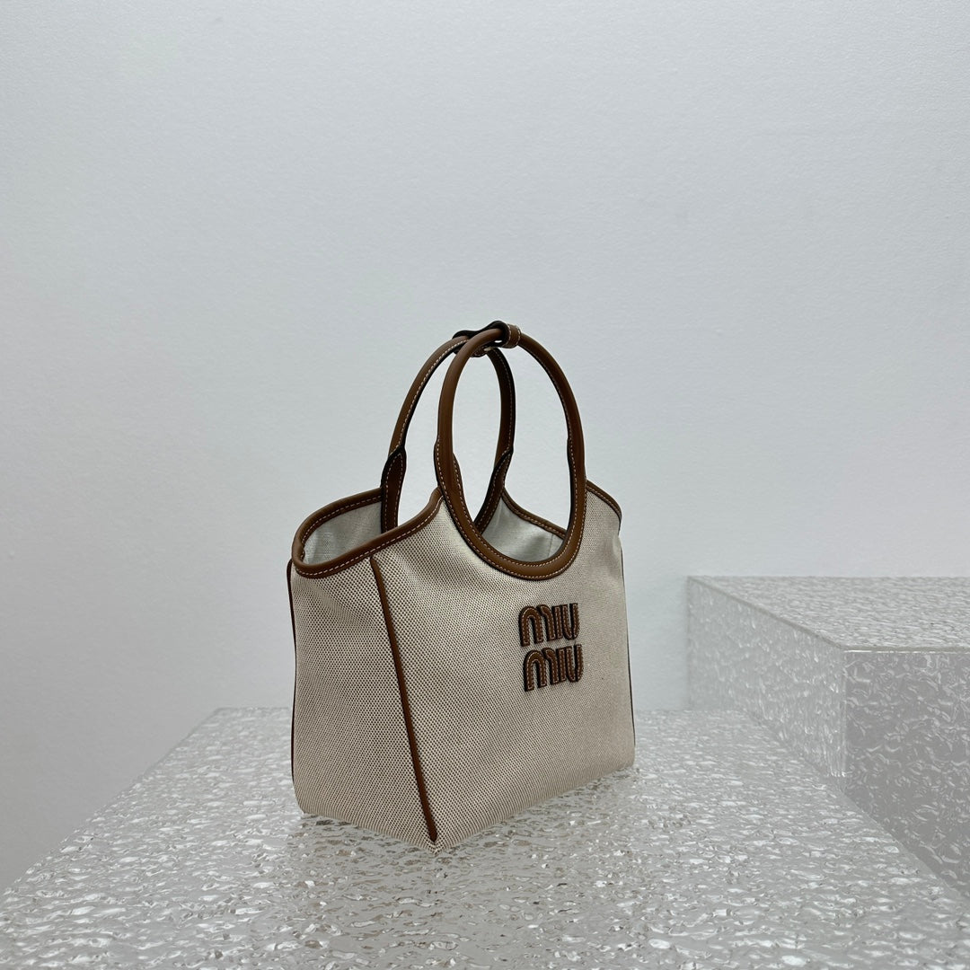 ＭＩ ＭＵ IVY CANVAS AND LEATHER TOTE BAG BEIGE/BRANDY