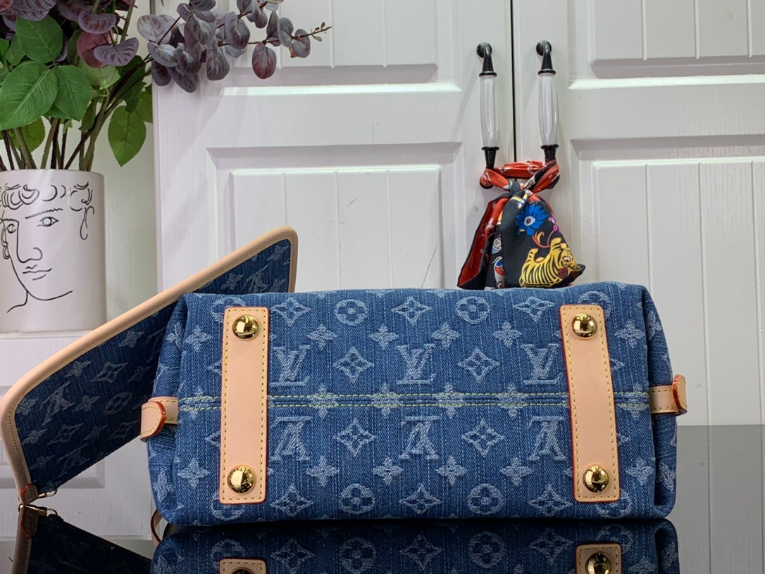 ＬＳ ＶＴＴＯＮ CARRYALL PM BLUE/WHITE