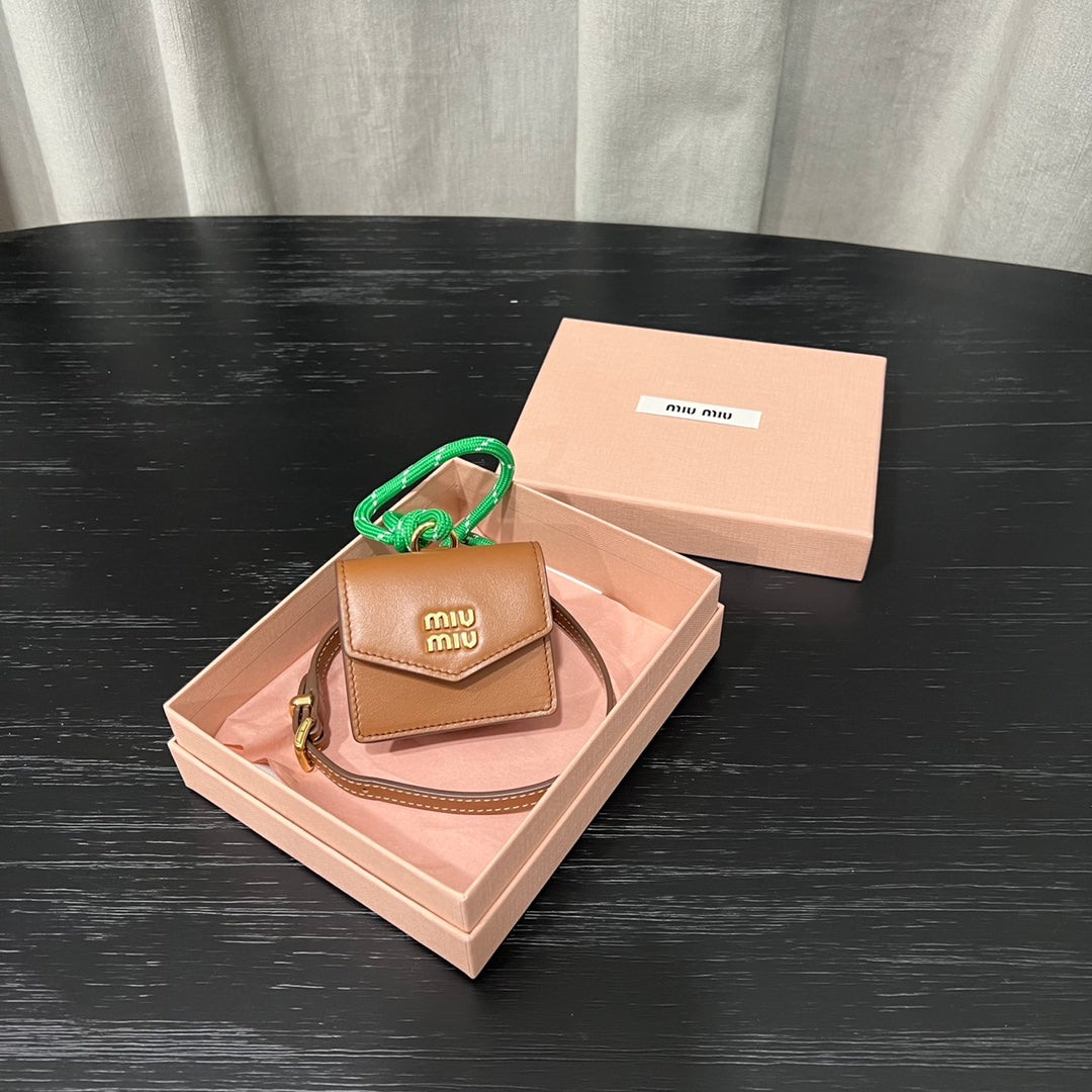 ＭＩ ＭＵ LEATHER SHOULDER WALLET ORANGE/GREEN/YELLOW