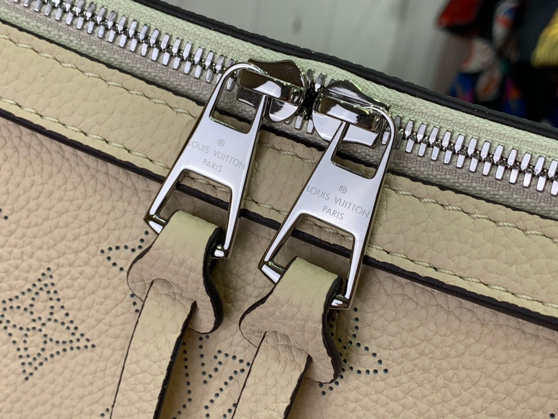 ＬＳ ＶＴＴＯＮ MAHINA HAND IT ALL MM BLACK/BEIGE/CREME