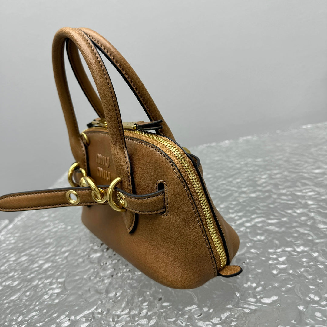 ＭＩ ＭＵ AVENTURE MINI NAPPA LEATHER BAG OAK