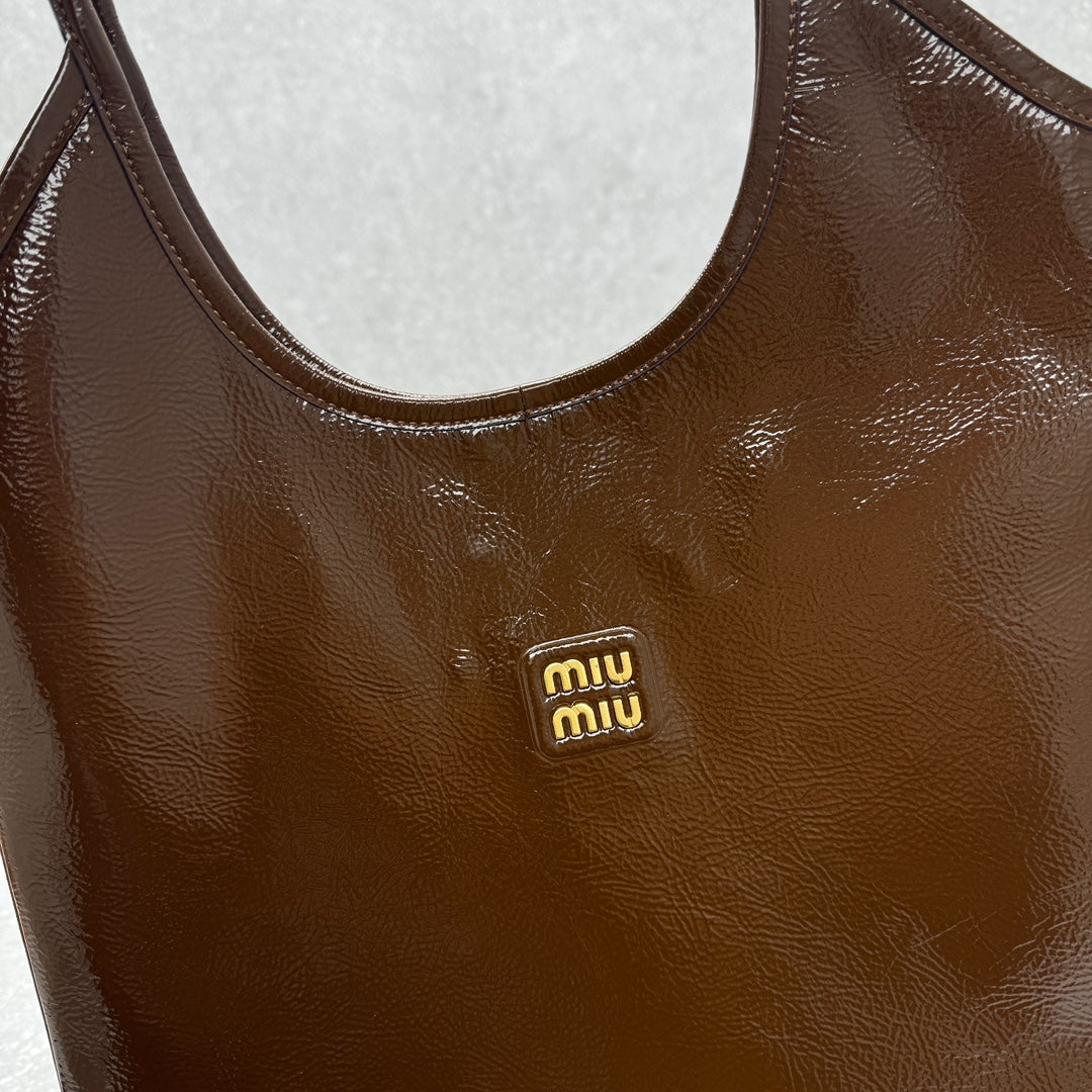 ＭＩ ＭＵ IVY NAPLAK PATENT LEATHER BAG PALISANDER