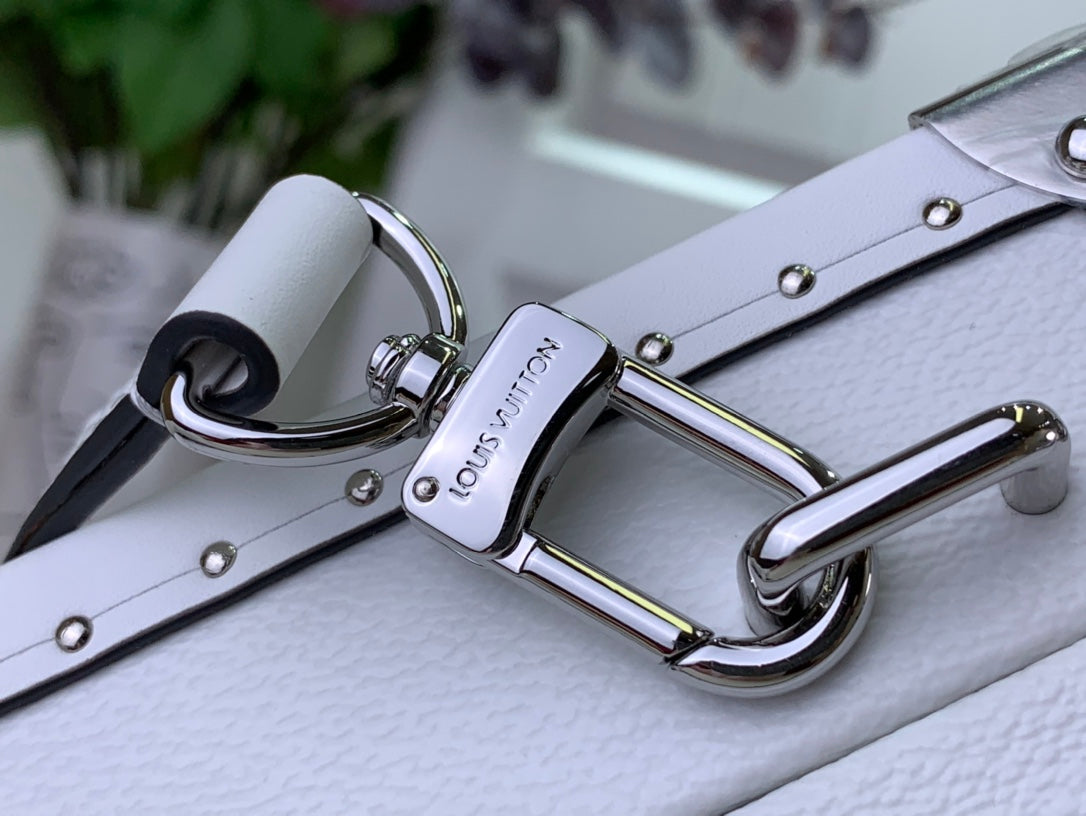 ＬＳ ＶＴＴＯＮ  CLUTCH BOX WHITE/BLUE/GREEN