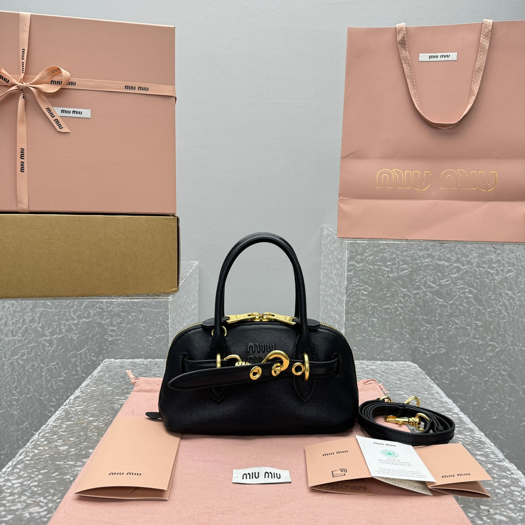 ＭＩ ＭＵ AVENTURE MINI NAPPA LEATHER BAG BLACK