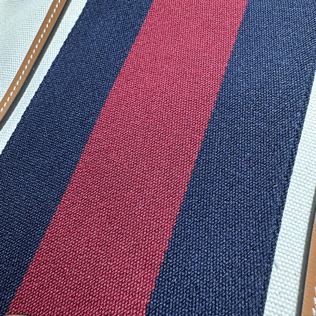 ＧＣＣＩIVORY CANVAS WEB INTERLOCKING G TOTE LARGE