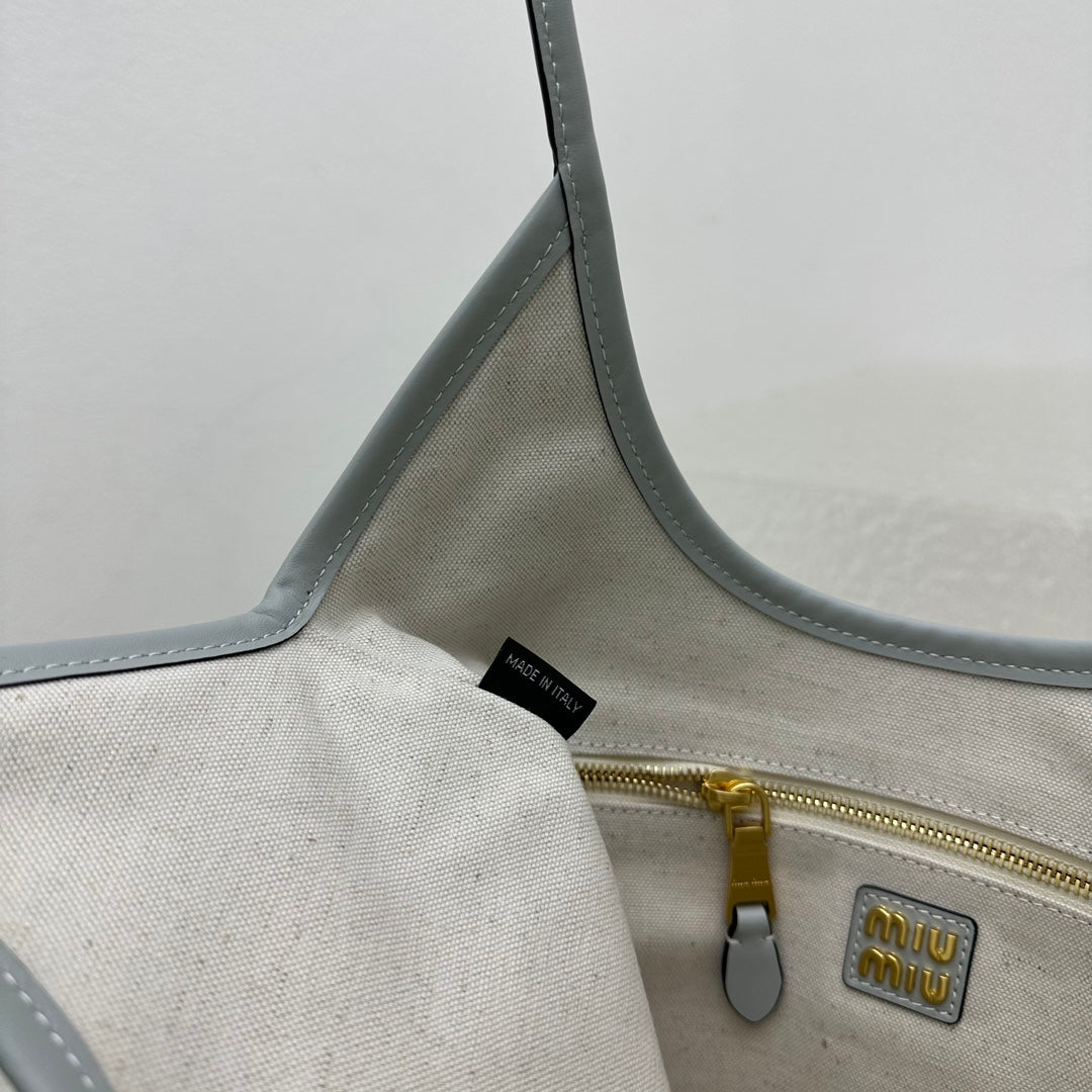 ＭＩ ＭＵ IVY LEATHER BAG CORNFLOWER