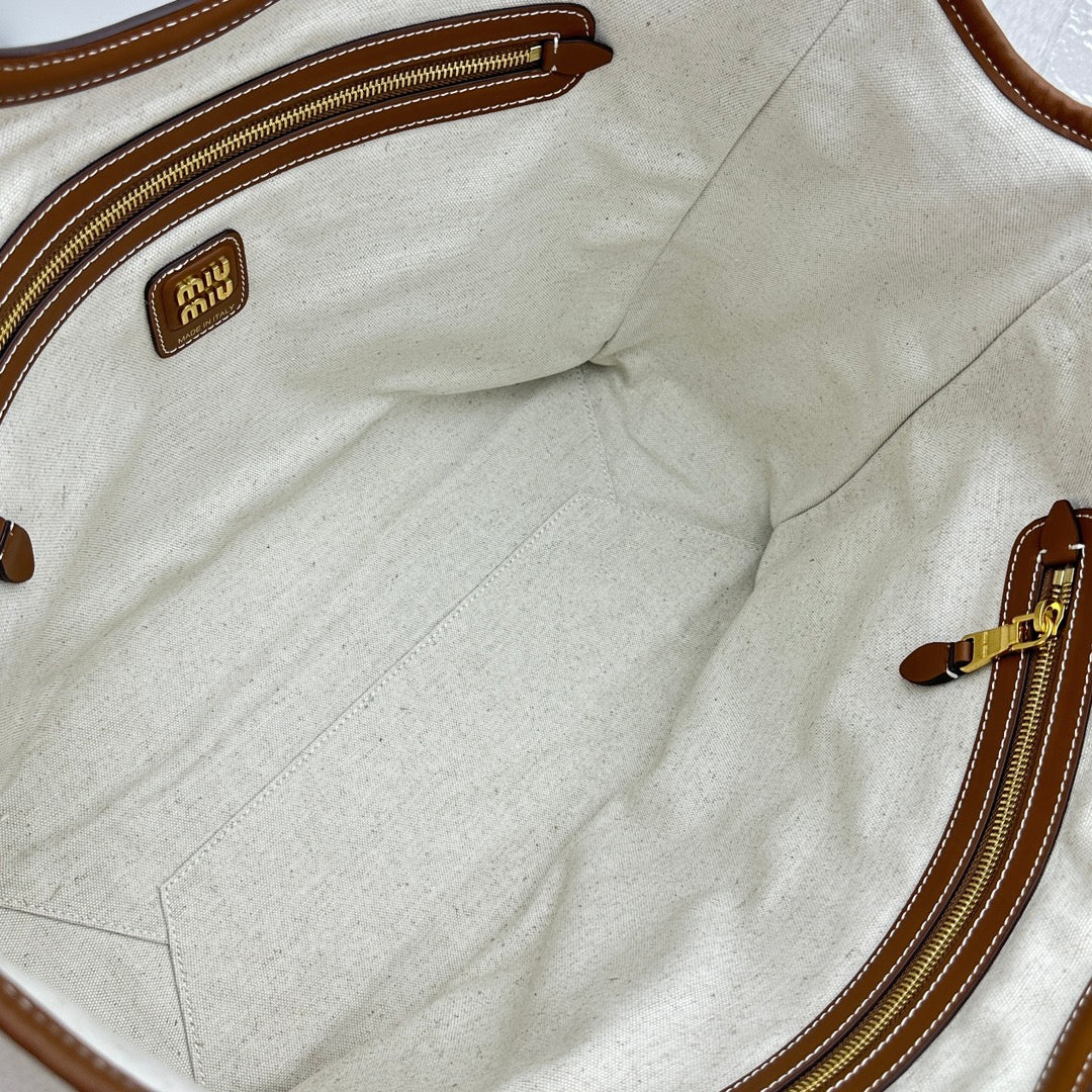 ＭＩ ＭＵ  IVY CANVAS AND LEATHER TOTE BAG BEIGE/BRANDY