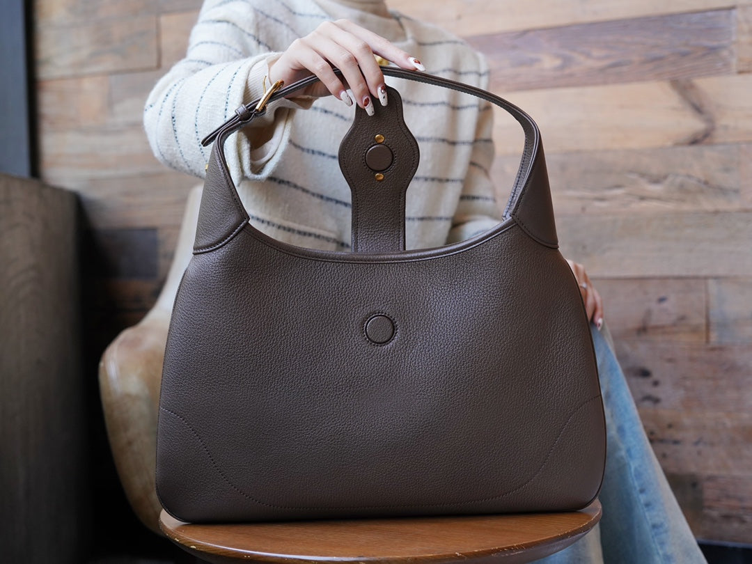 ＧＣＣＩAPHRODITE MEDIUM SHOULDER BAG DARK BROWN