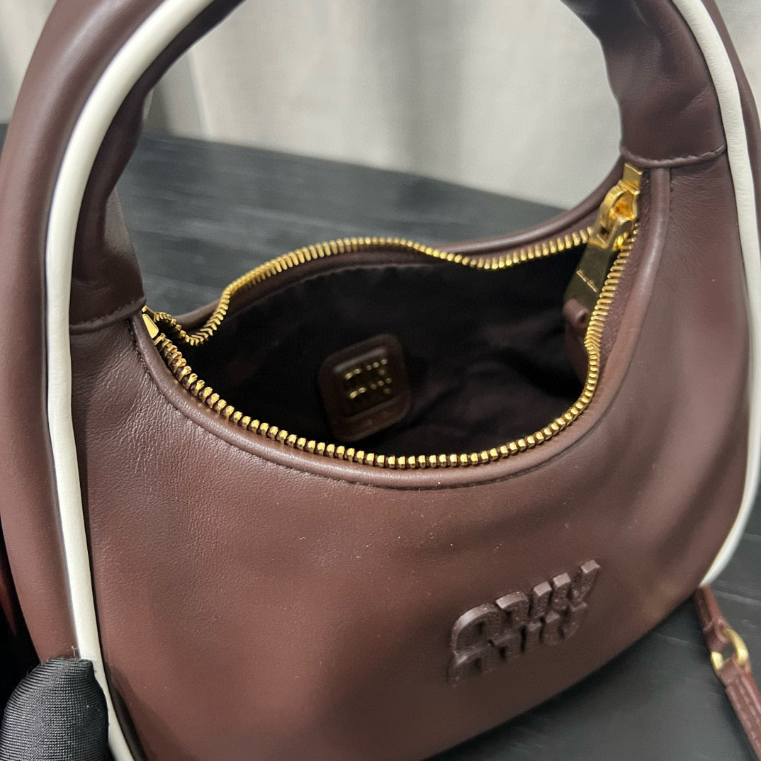 ＭＩ ＭＵ MATELASSÉ LEATHER CROSSBODY BAG BROWN