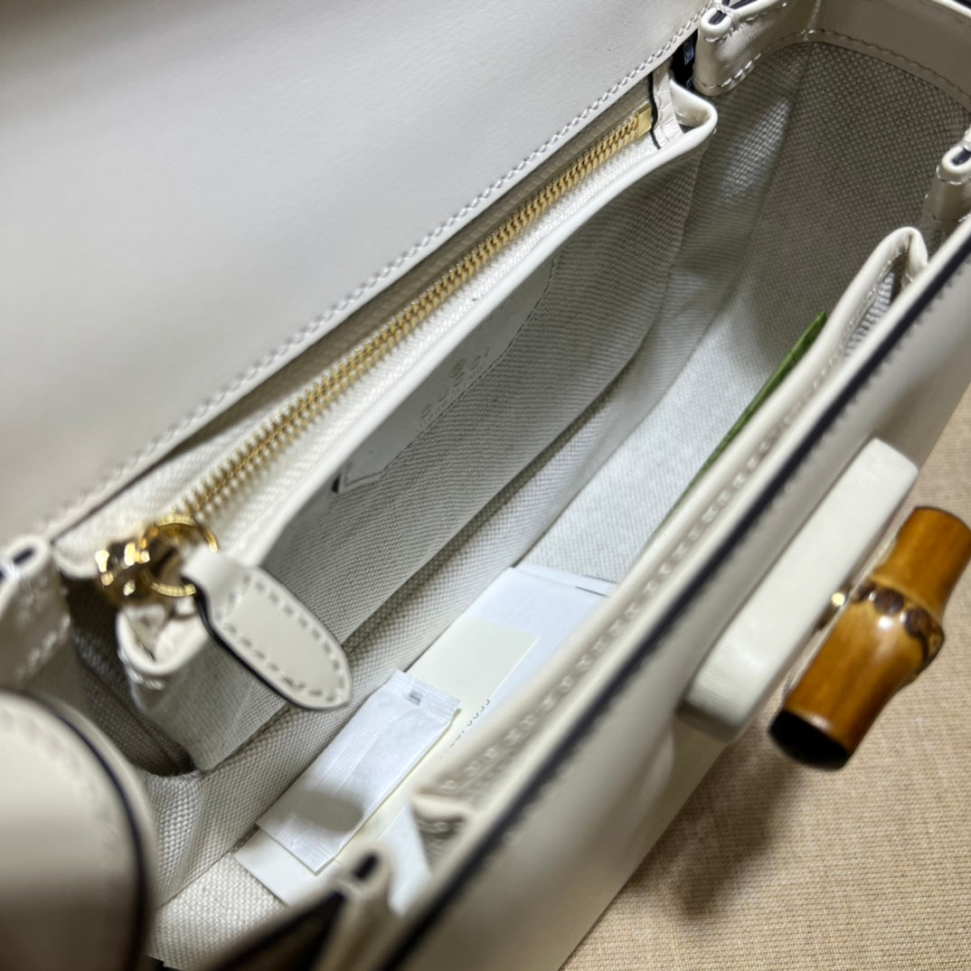 ＧＣＣＩBAMBOO 1947 SMALL BAG WHITE