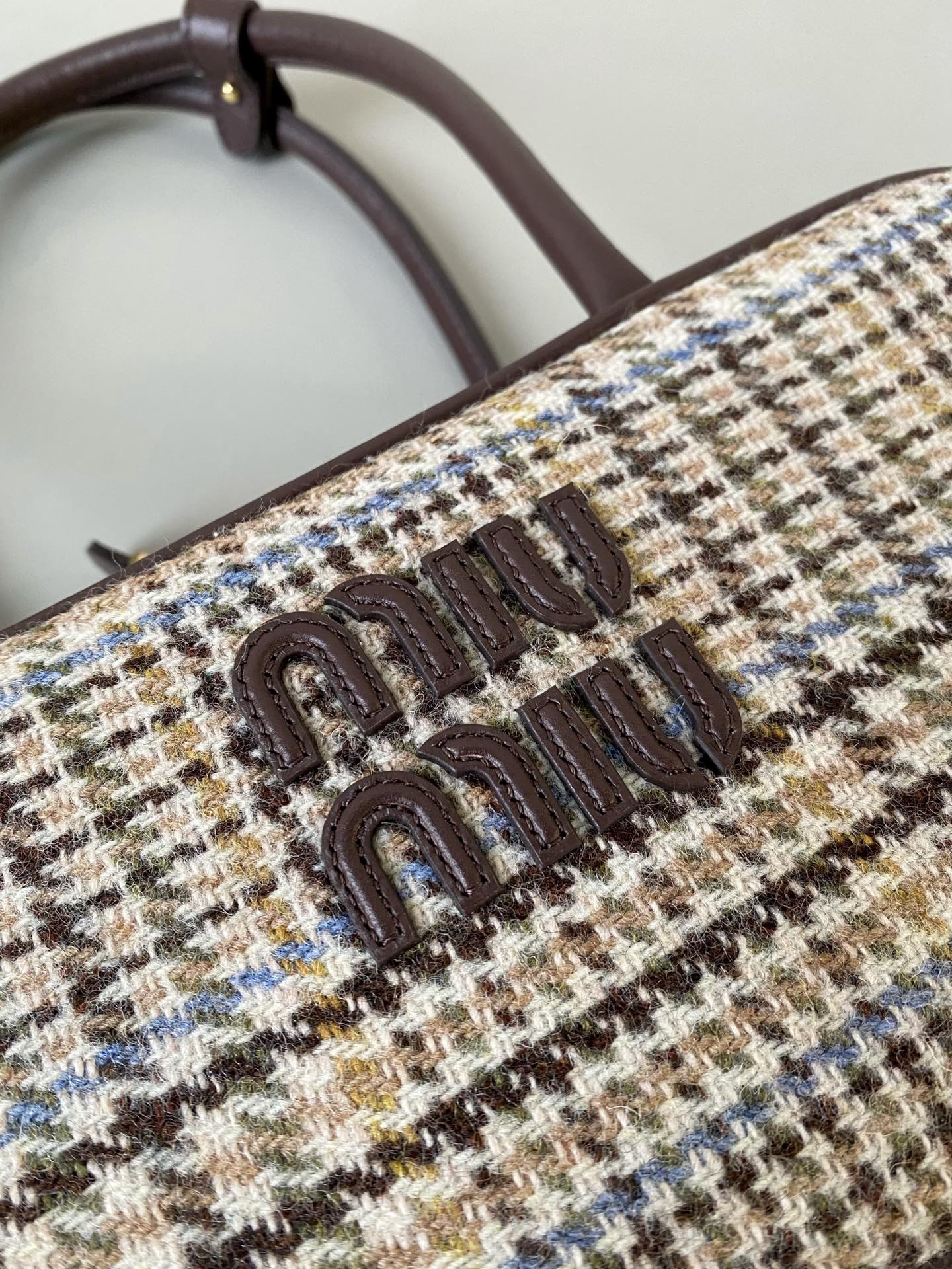 ＭＩ ＭＵ BEAU TARTAN TOP HANDLE BAG