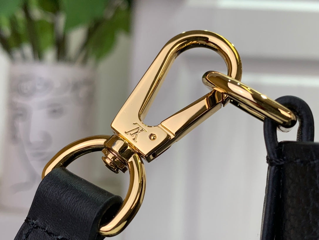 ＬＳ ＶＴＴＯＮ ON MY SIDE PM BLACK