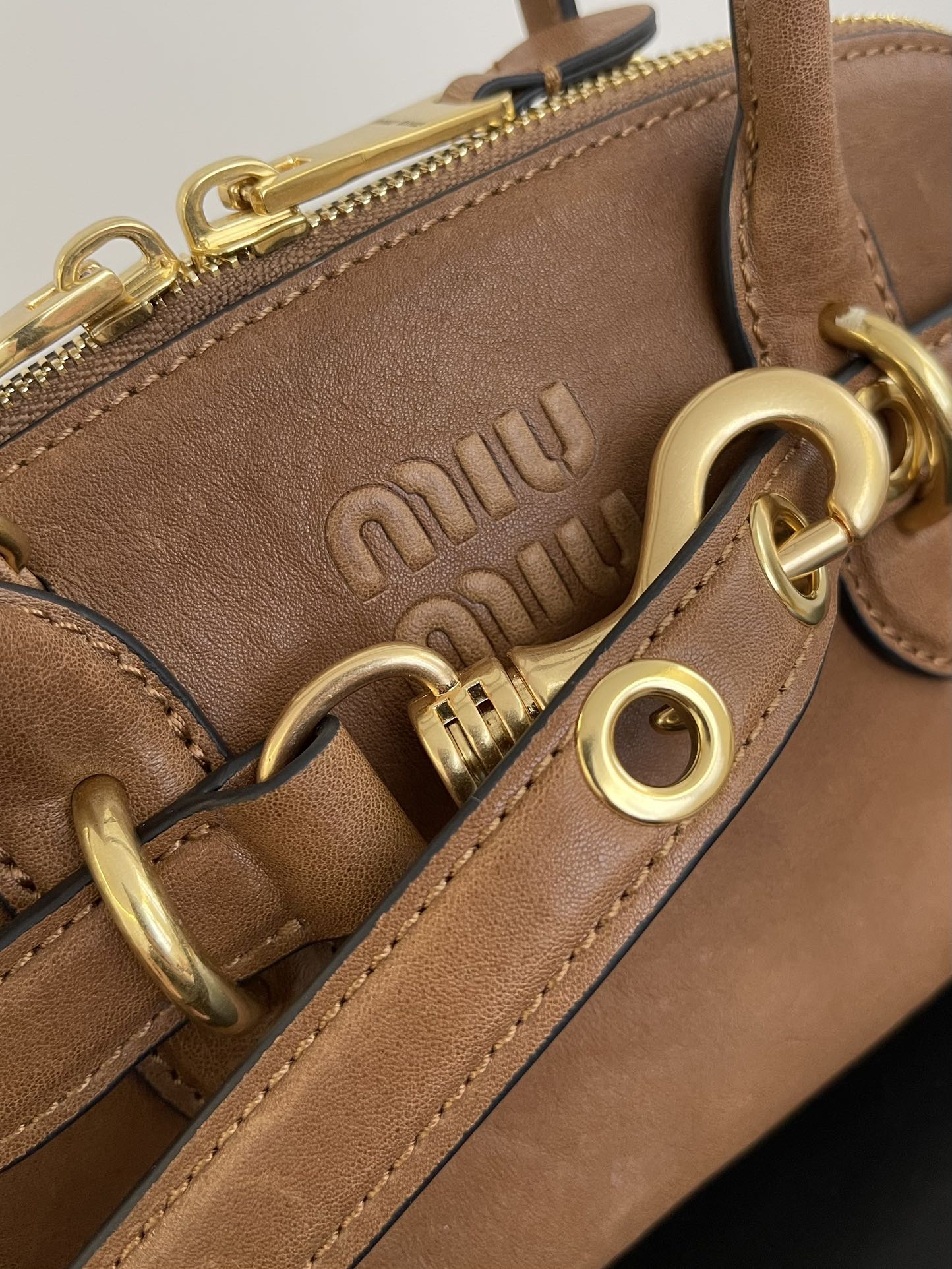 ＭＩ ＭＵ AVENTURE MINI NAPPA LEATHER BAG OAK