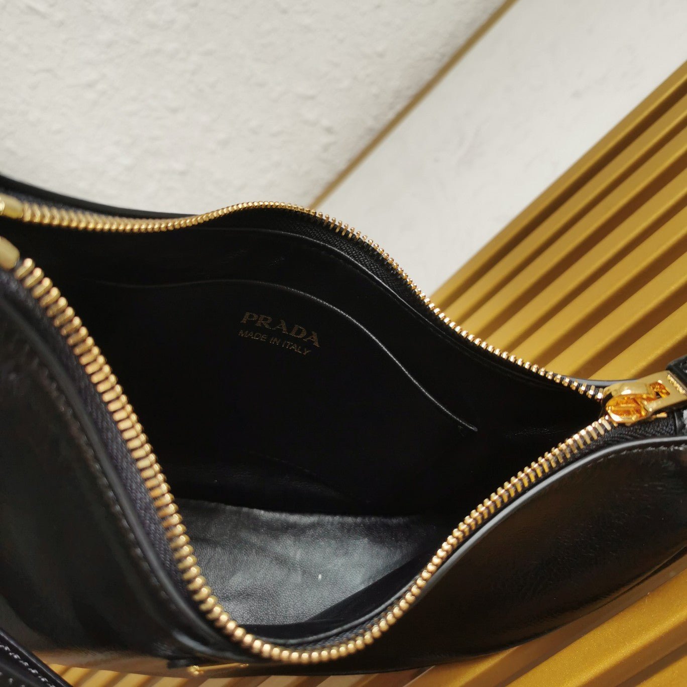 ＰＲＤＡ ARQUÉ SMALL LEATHER SHOULDER BAG