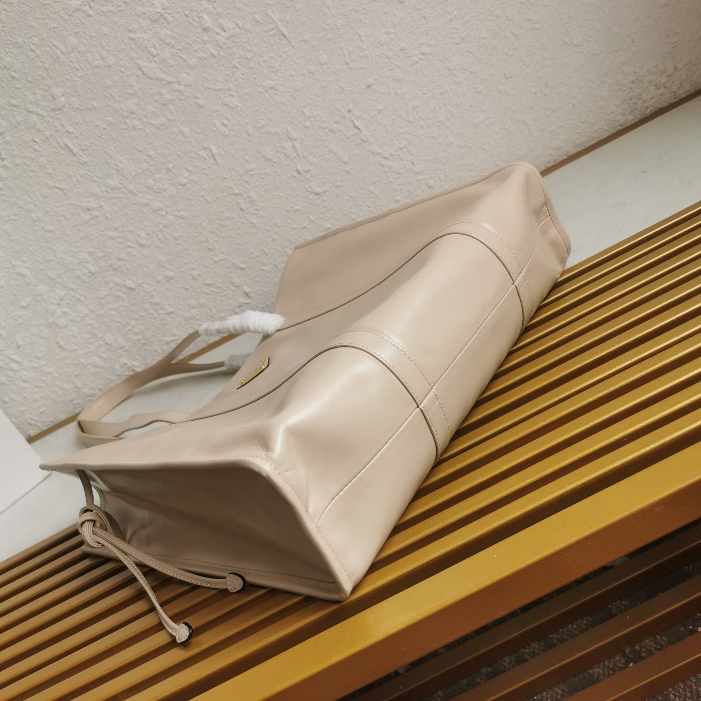 ＰＲＤＡ LARGE LEATHER TOTE BAG TRAVERTINE