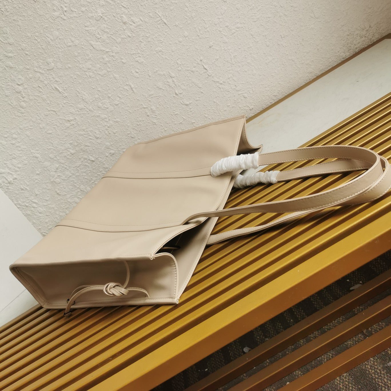 ＰＲＤＡ LARGE LEATHER TOTE BAG TRAVERTINE