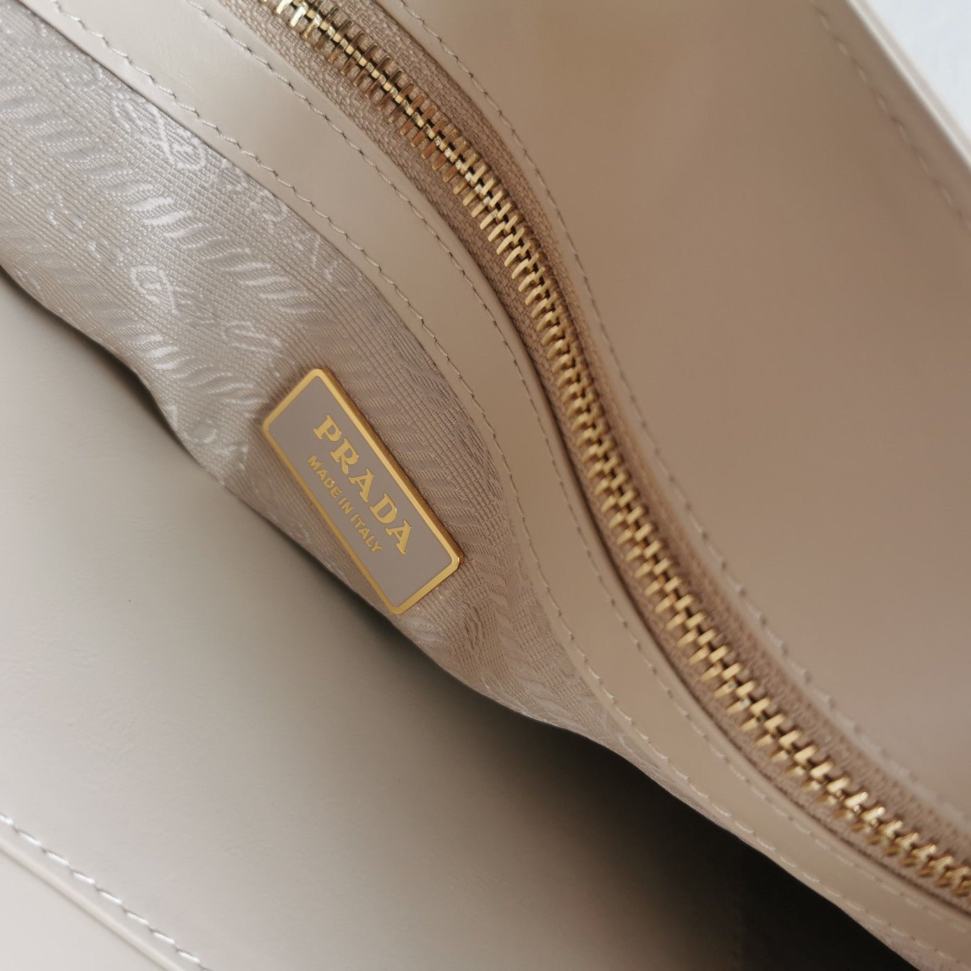 ＰＲＤＡ LARGE LEATHER TOTE BAG TRAVERTINE