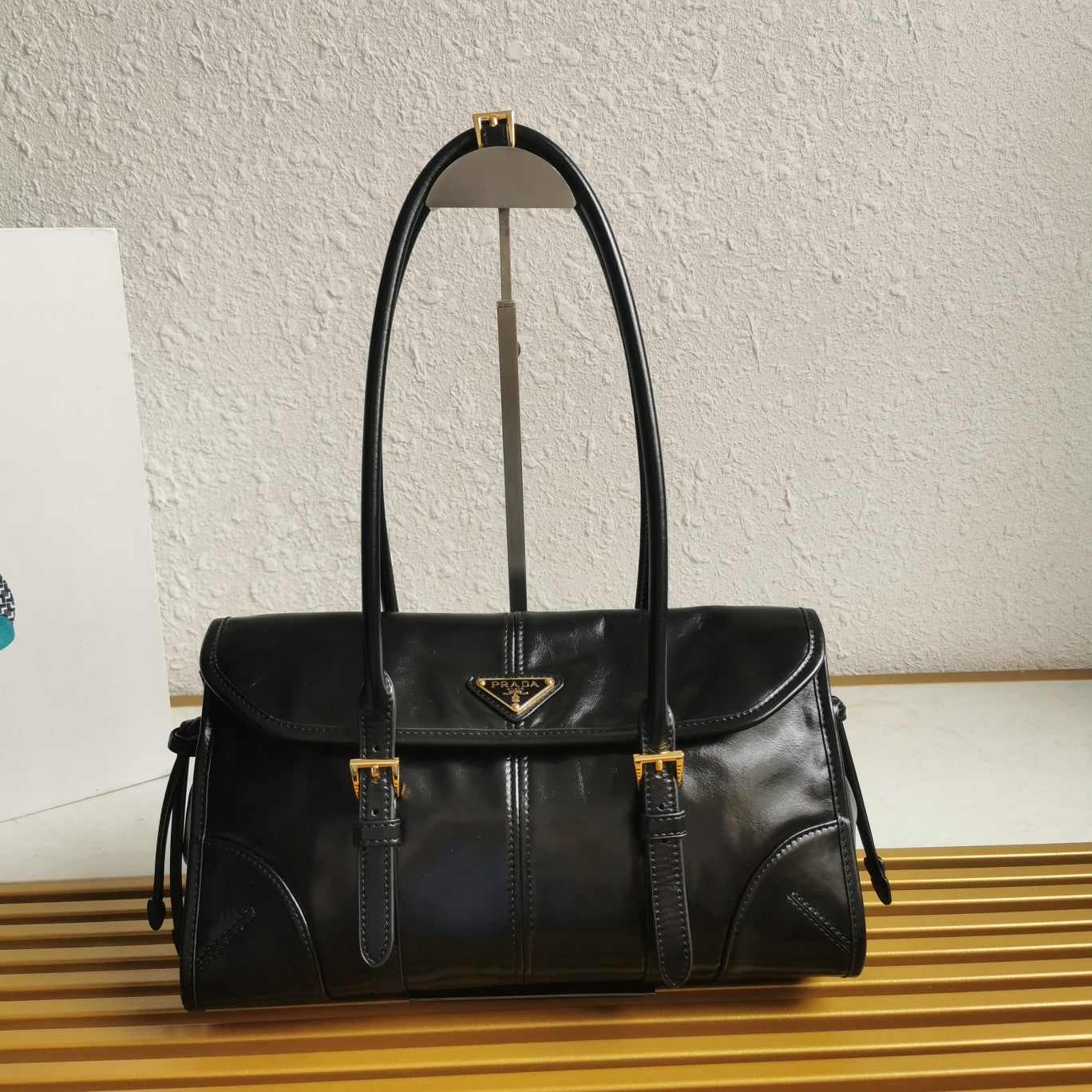 ＰＲＤＡ LEATHER SHOULDER BAG MEDIUM