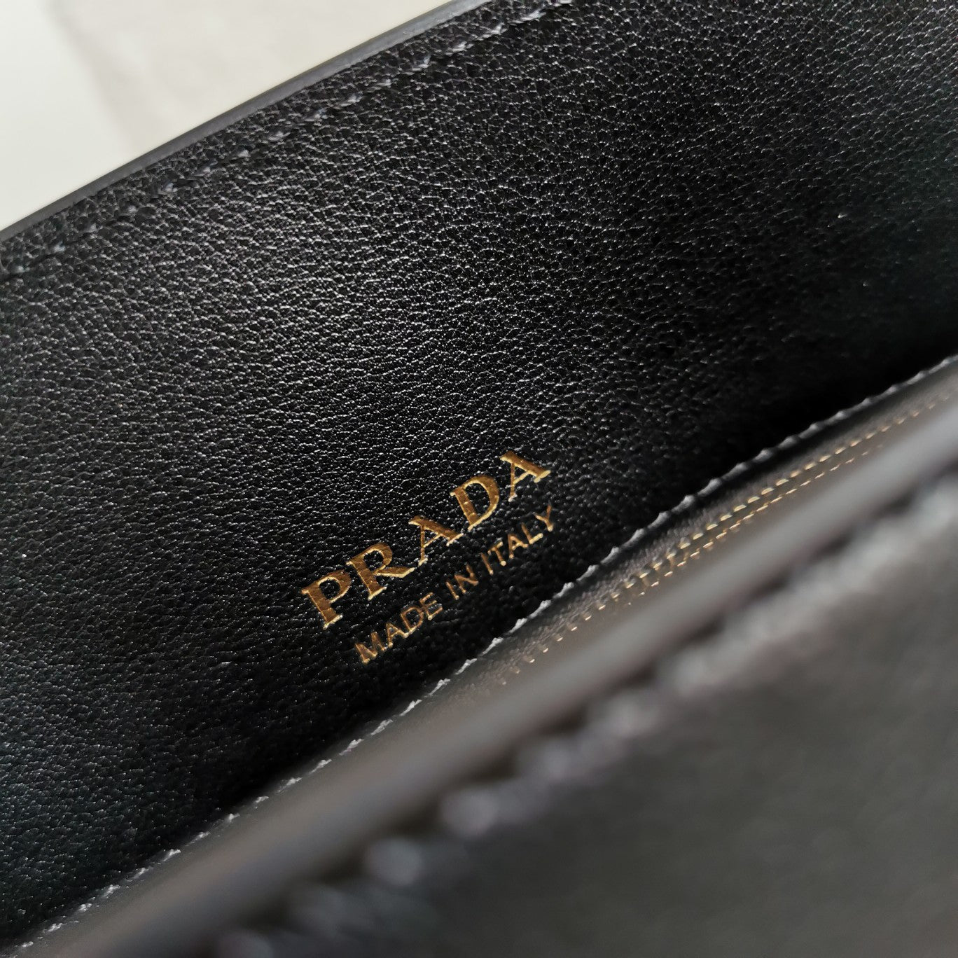 ＰＲＤＡ MEDIUM LEATHER TOTE BAG BLACK