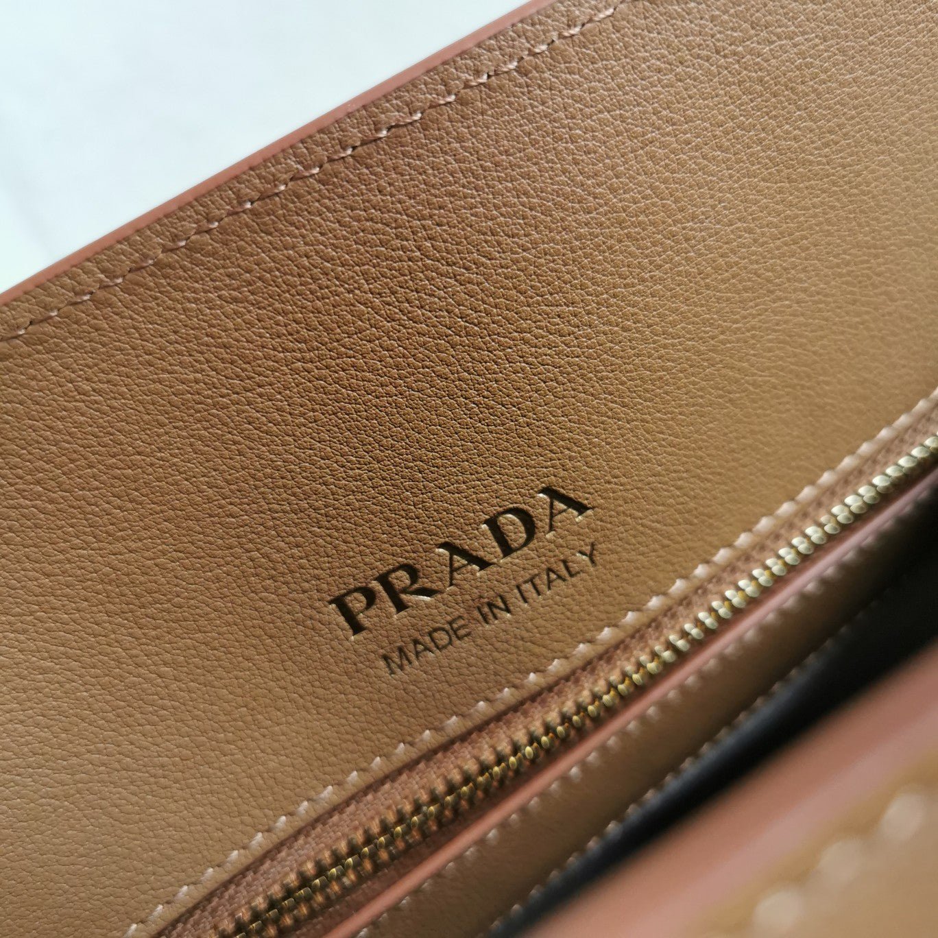 ＰＲＤＡ MEDIUM LEATHER TOTE BAG CARAMEL