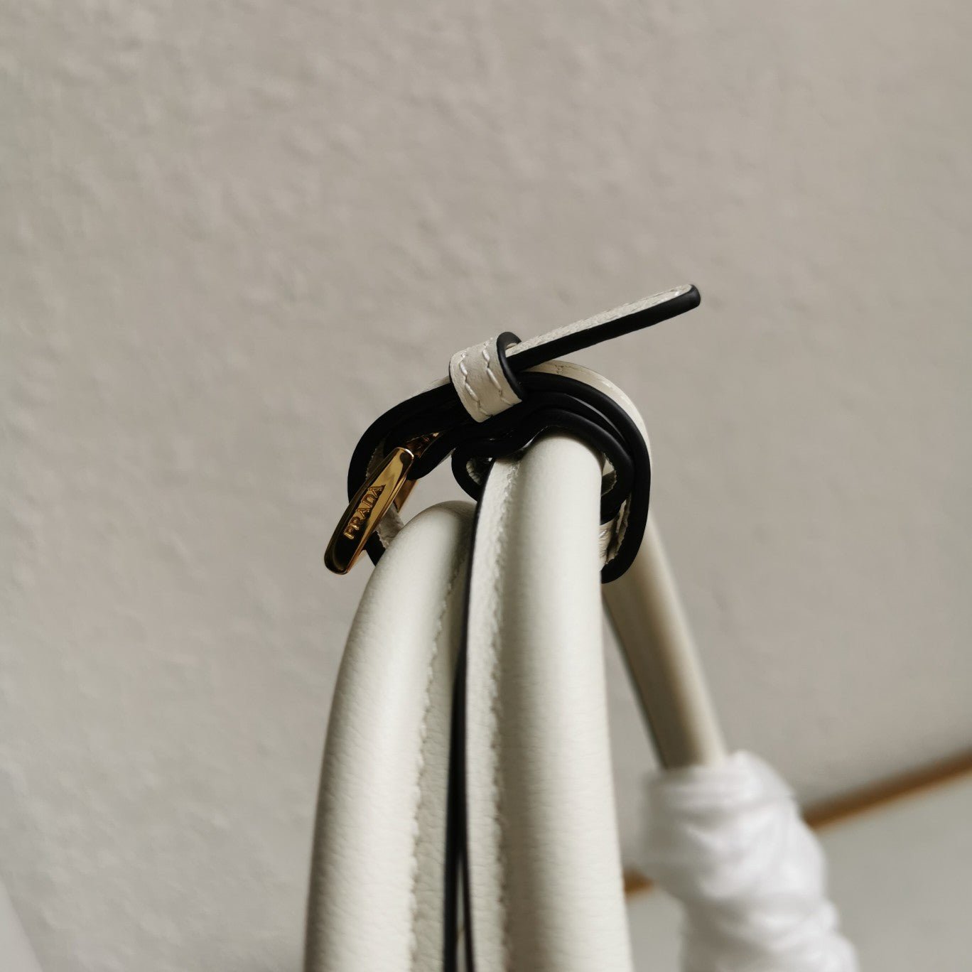 ＰＲＤＡ MEDIUM LEATHER TOTE BAG WHITE