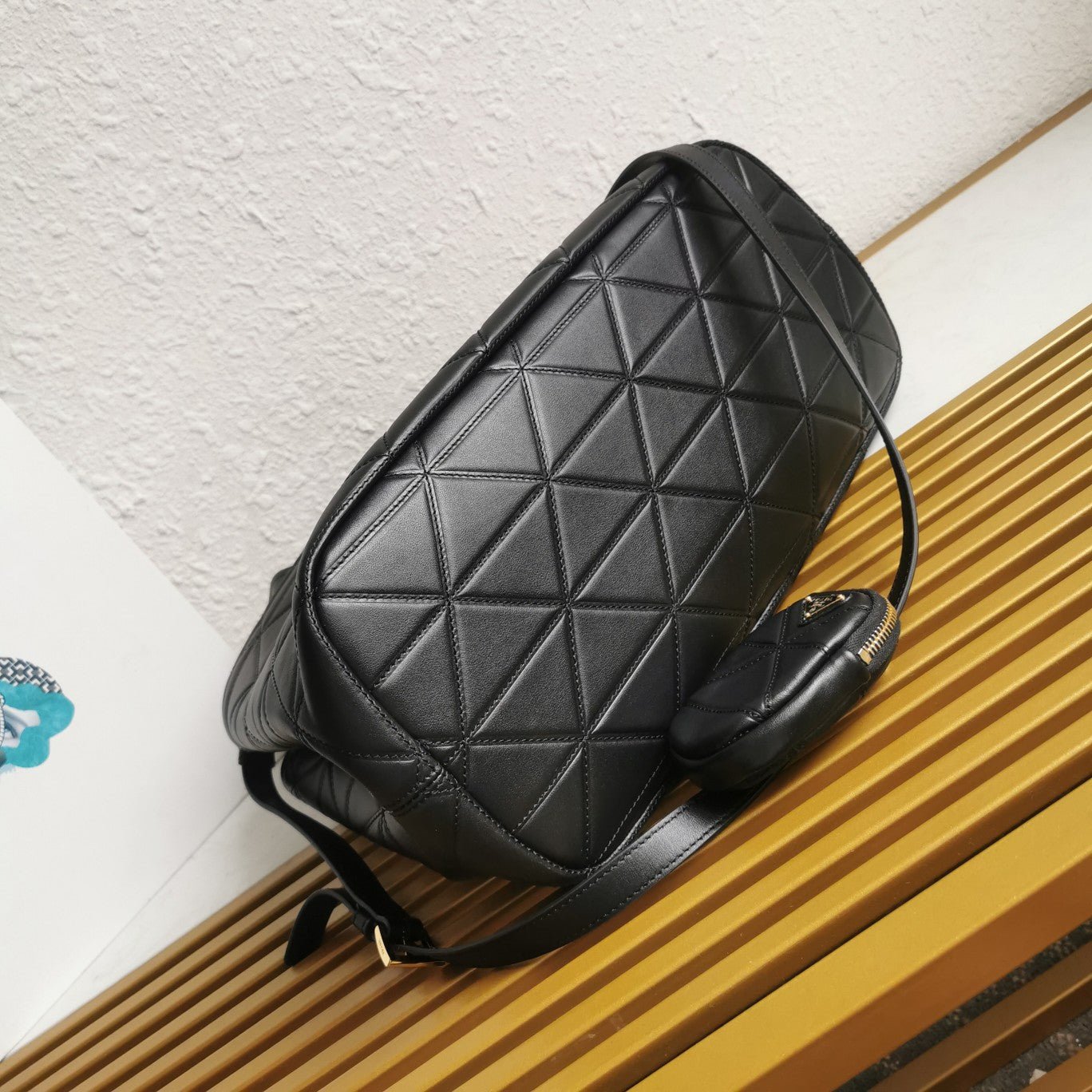 ＰＲＤＡ PADDED RE-NYLON BAG LARGE BLACK