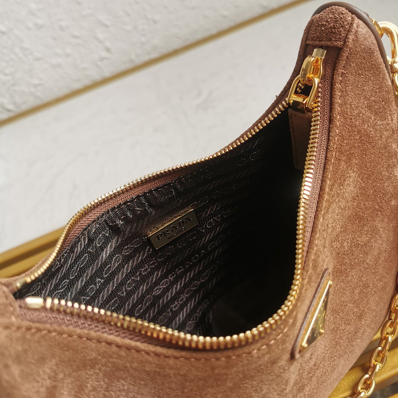 ＰＲＤＡ RE-EDITION SUEDE MINI-BAG COCOA BROWN