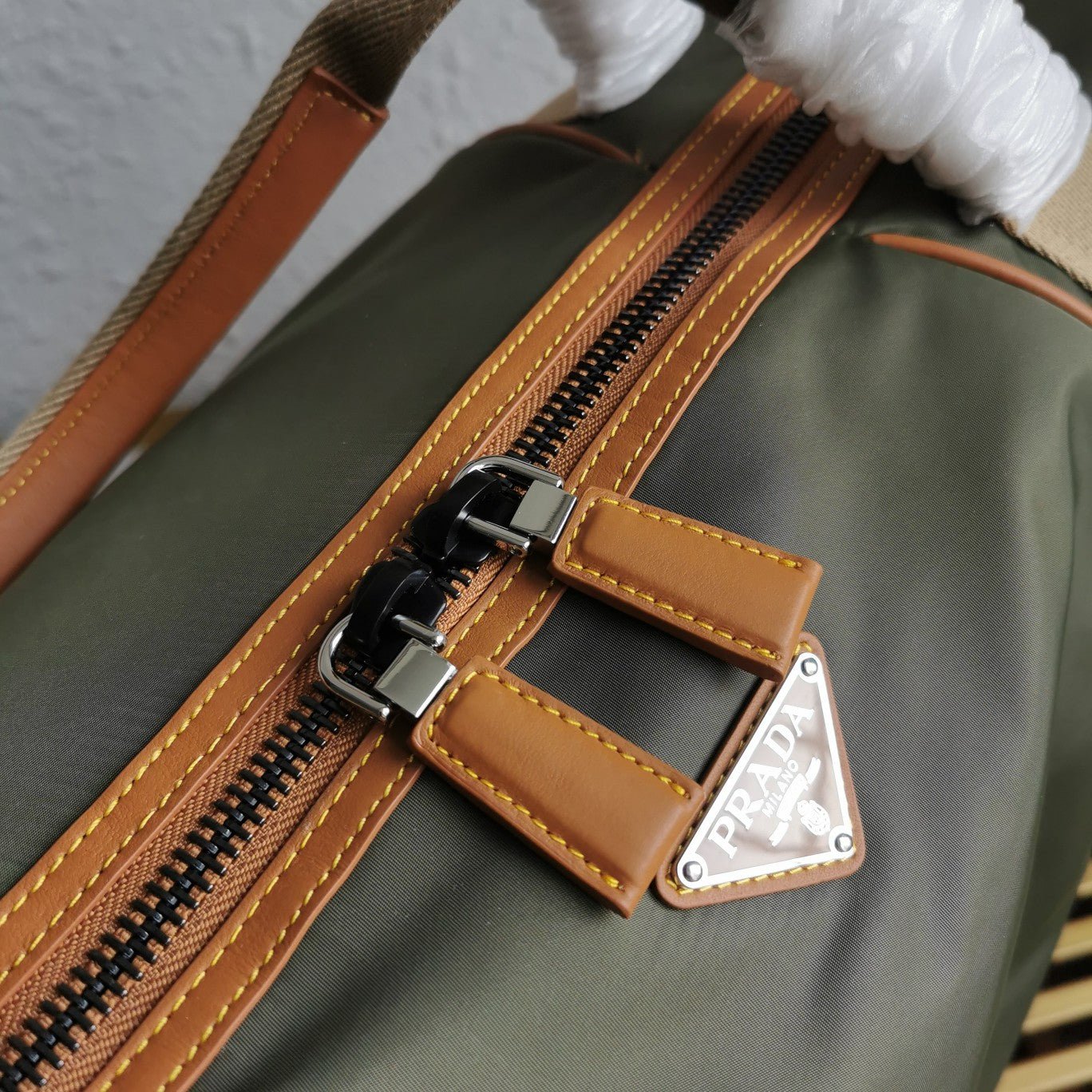 ＰＲＤＡ RE-NYLON AND LEATHER DUFFEL BAG IVY GREEN