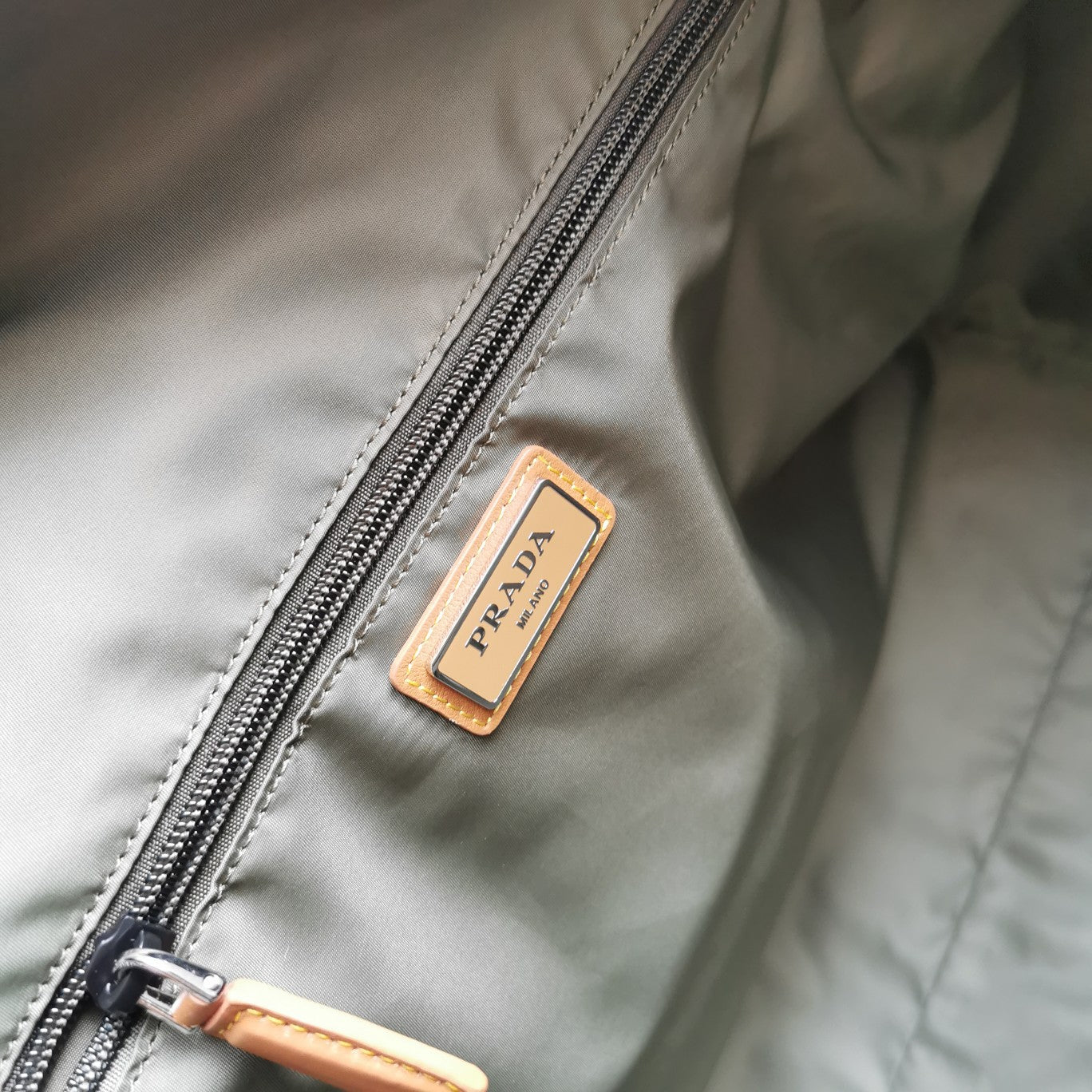 ＰＲＤＡ RE-NYLON AND LEATHER DUFFEL BAG IVY GREEN