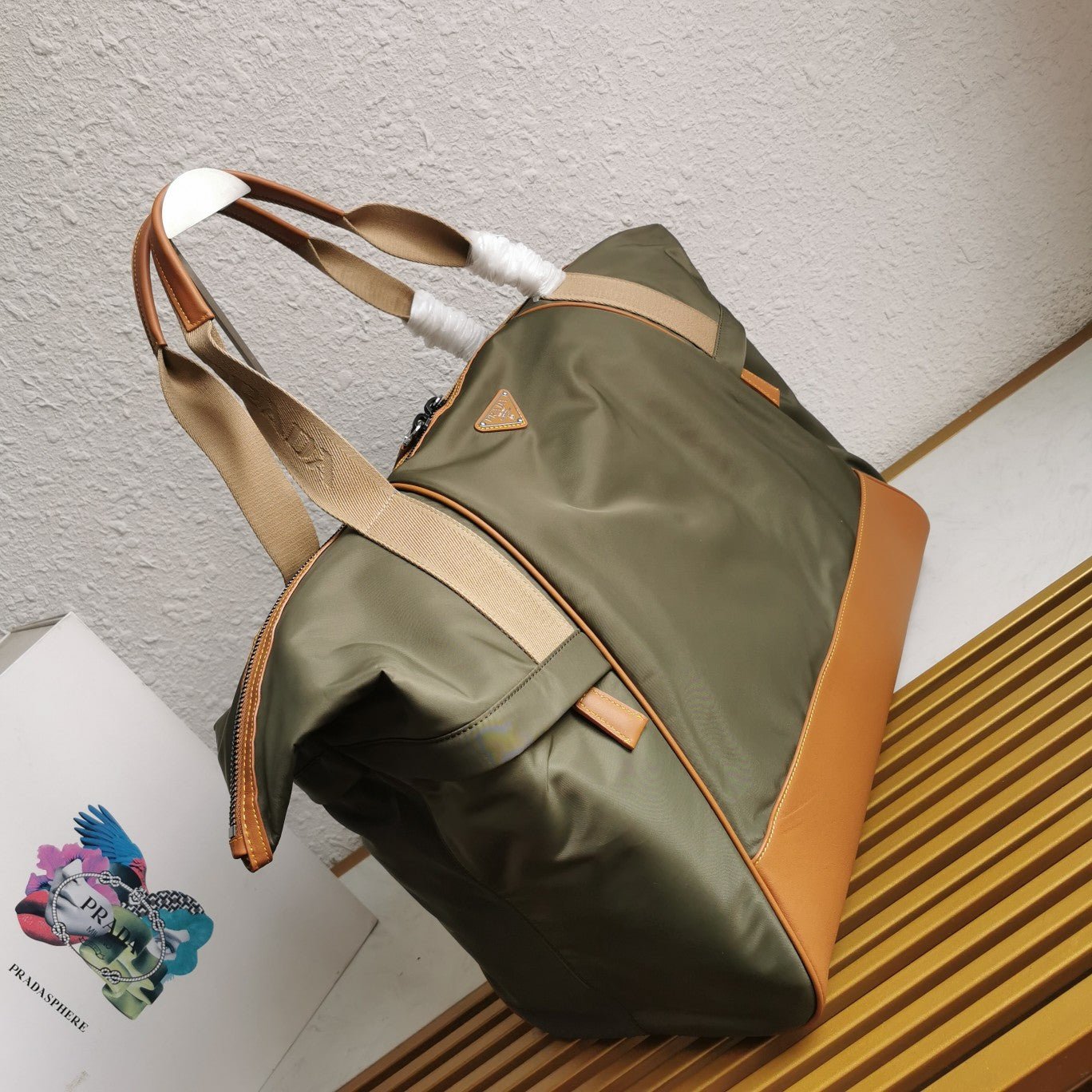 ＰＲＤＡ RE-NYLON AND LEATHER DUFFEL BAG IVY GREEN