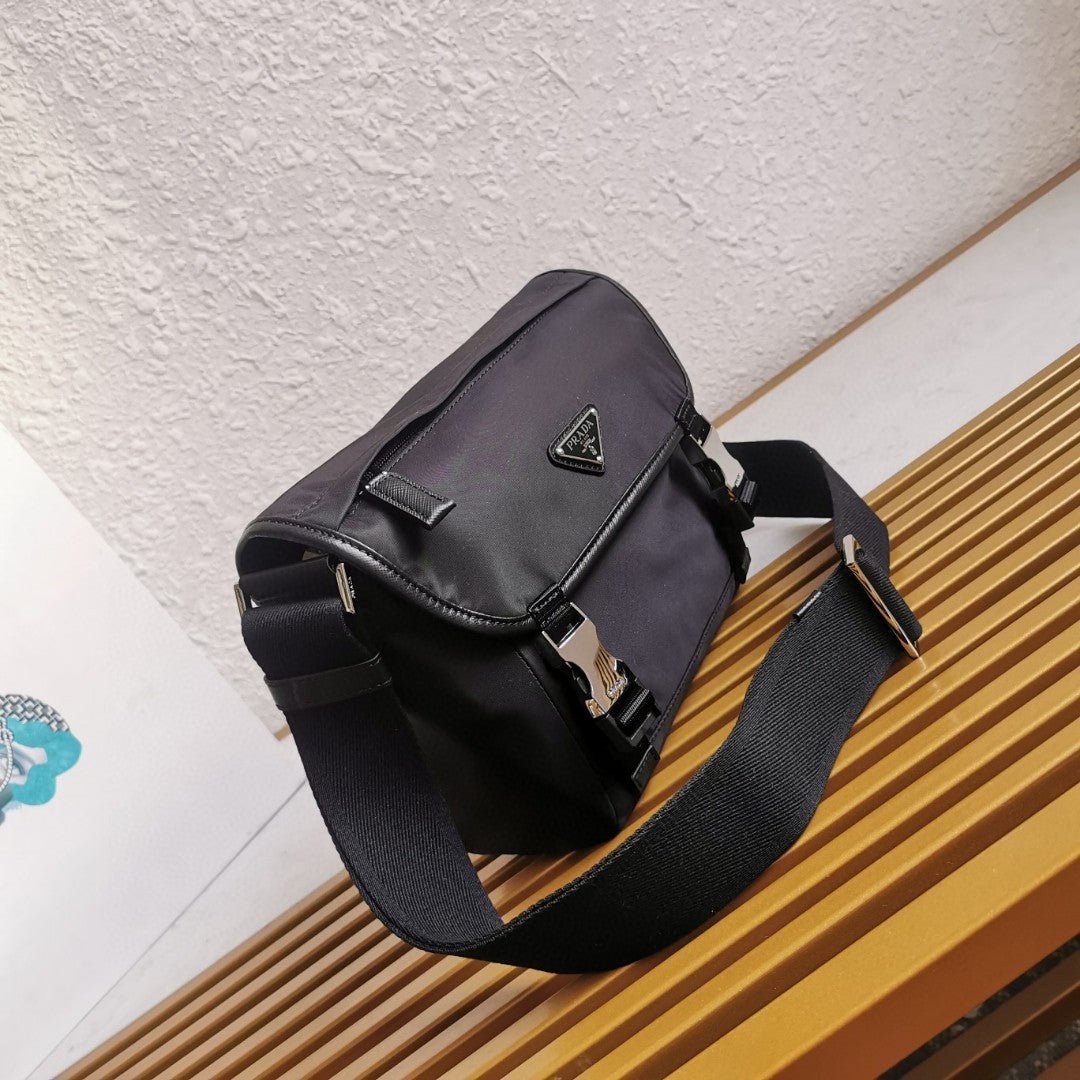 ＰＲＤＡ RE-NYLON AND LEATHER SHOULDER BAG BLACK MEDIUM