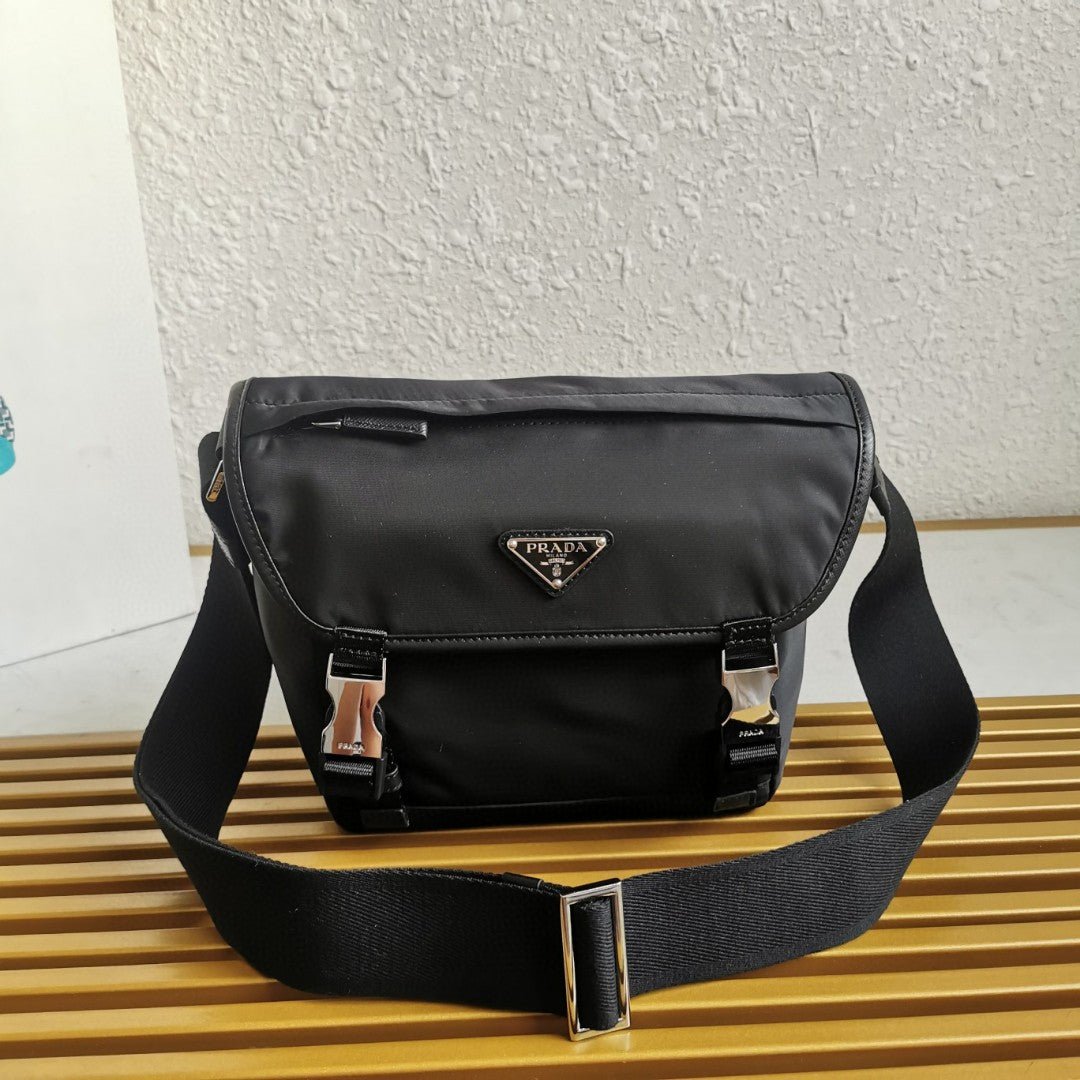 ＰＲＤＡ RE-NYLON AND LEATHER SHOULDER BAG BLACK MEDIUM