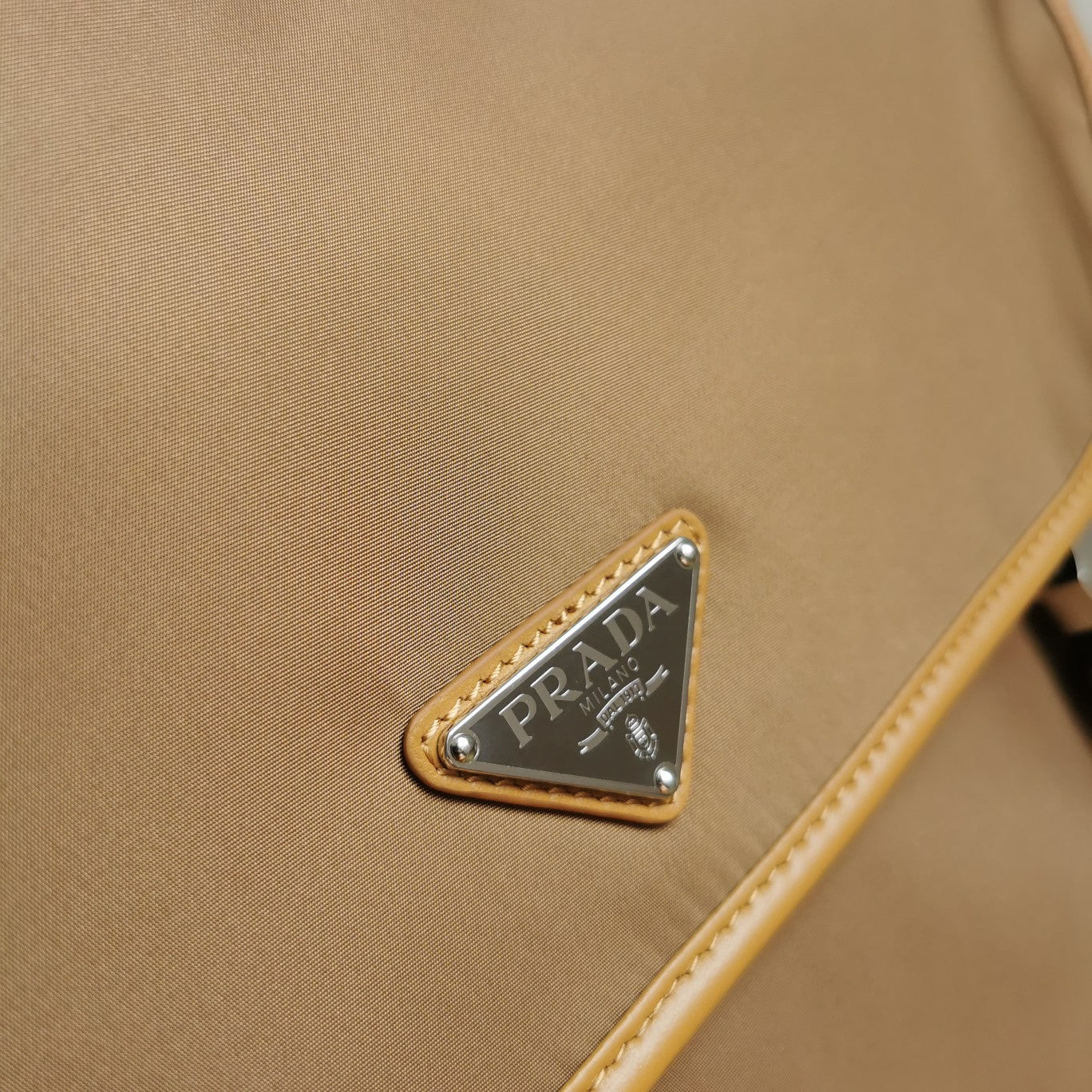 ＰＲＤＡ RE-NYLON AND LEATHER SHOULDER BAG CORK BEIGE LARGE