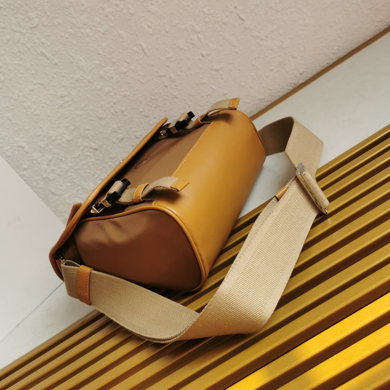 ＰＲＤＡ RE-NYLON AND LEATHER SHOULDER BAG CORK BEIGE MEDIUM