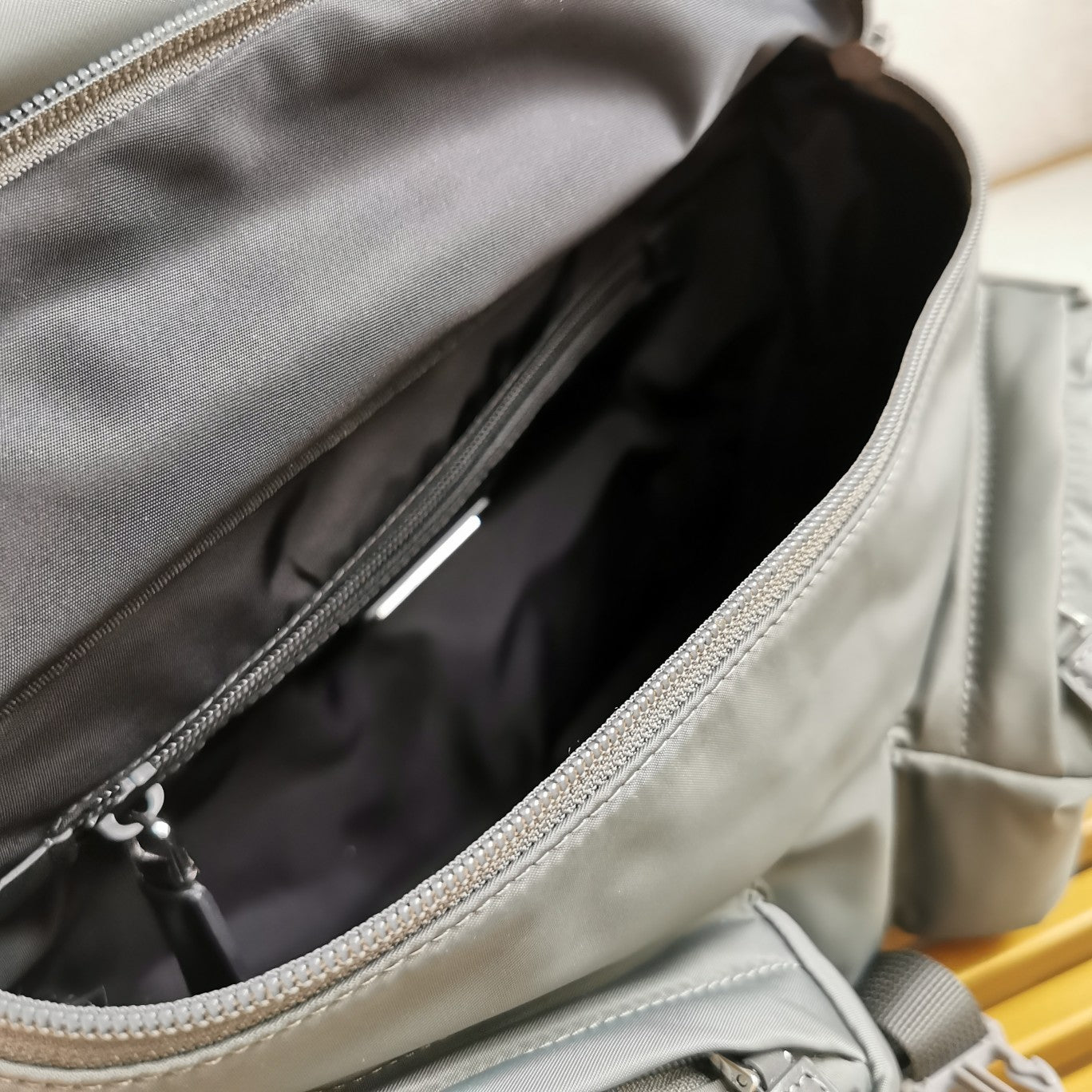 ＰＲＤＡ RE-NYLON AND LEATHER SHOULDER BAG GRAY