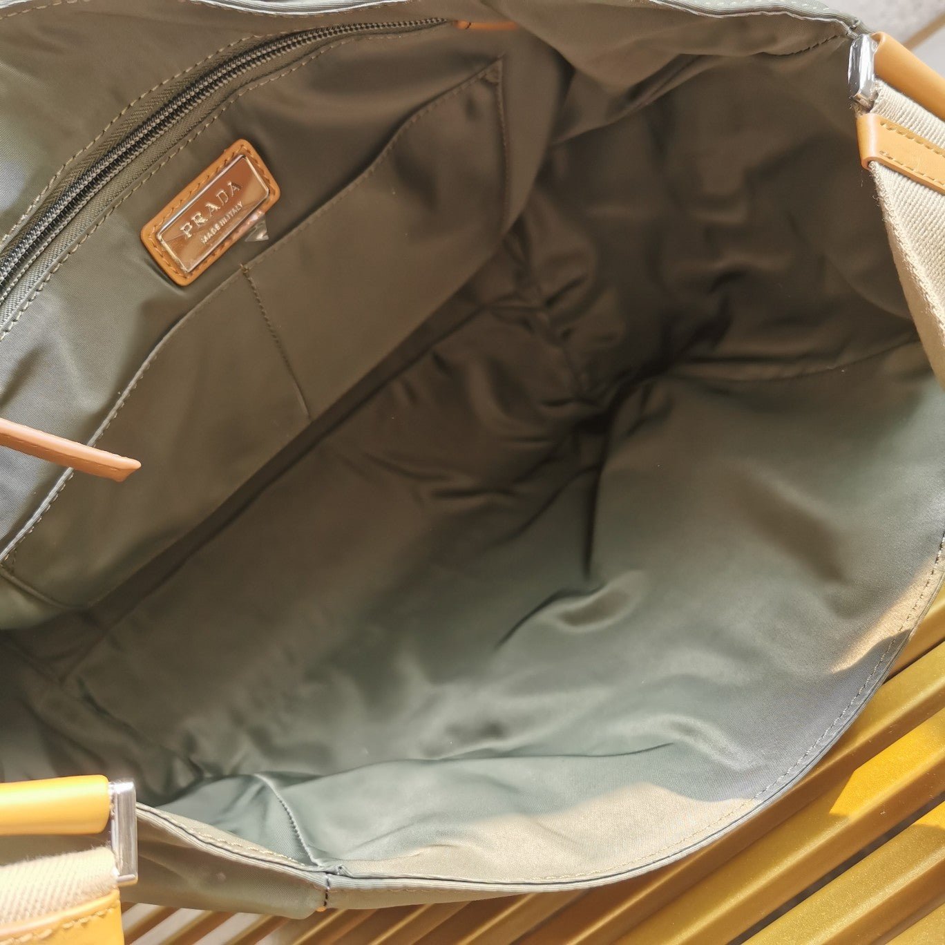 ＰＲＤＡ RE-NYLON AND LEATHER SHOULDER BAG LARGE