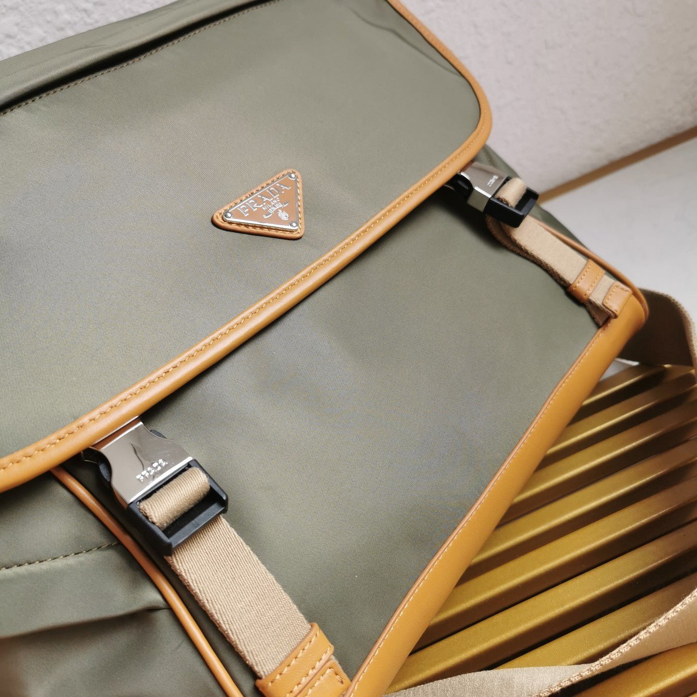 ＰＲＤＡ RE-NYLON AND LEATHER SHOULDER BAG LARGE