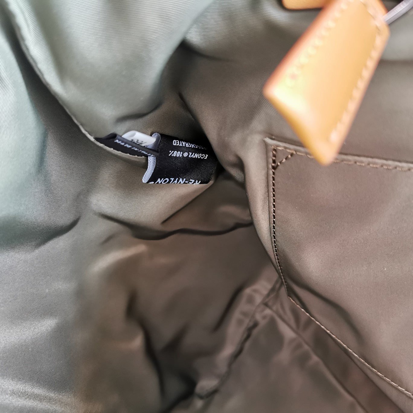 ＰＲＤＡ RE-NYLON AND LEATHER SHOULDER BAG LARGE