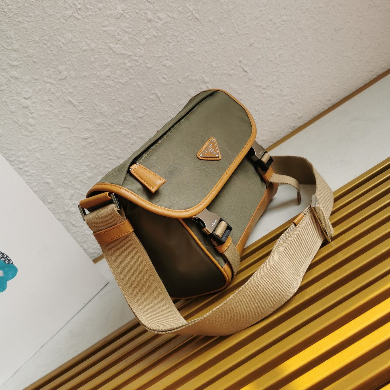 ＰＲＤＡ RE-NYLON AND LEATHER SHOULDER BAG MEDIUM