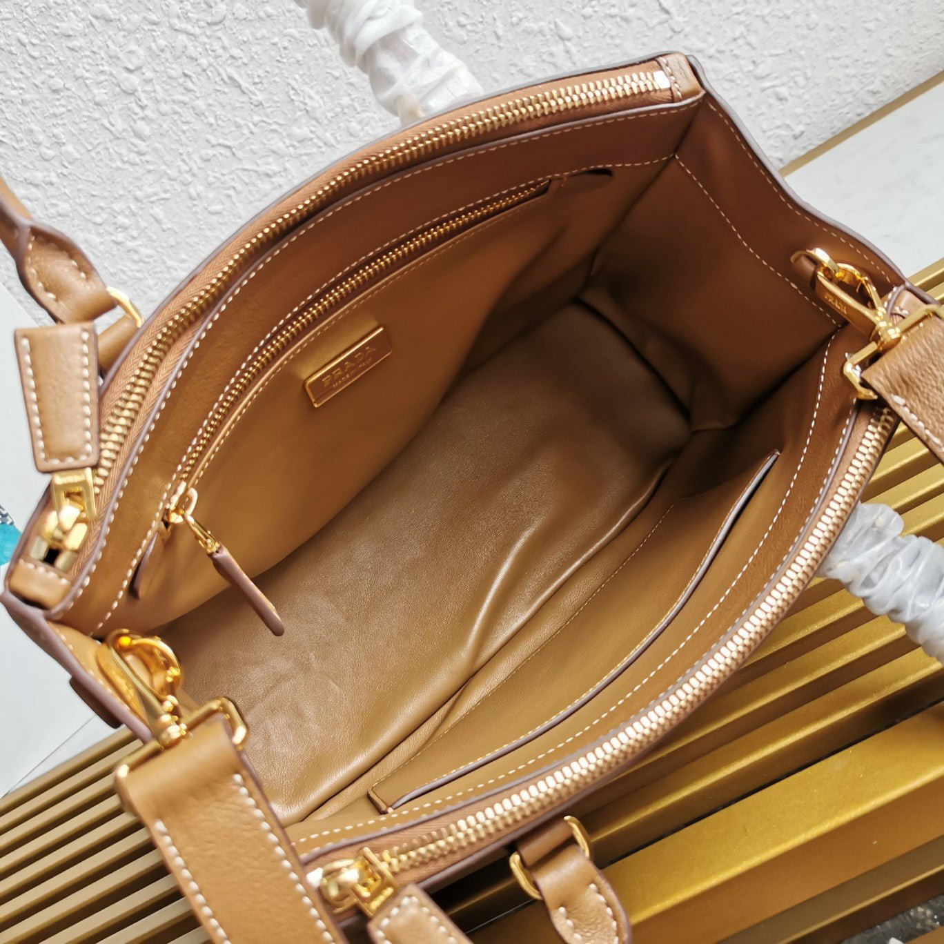 ＰＲＤＡ SMALL PRDA GALLERIA SAFFIANO LEATHER BAG