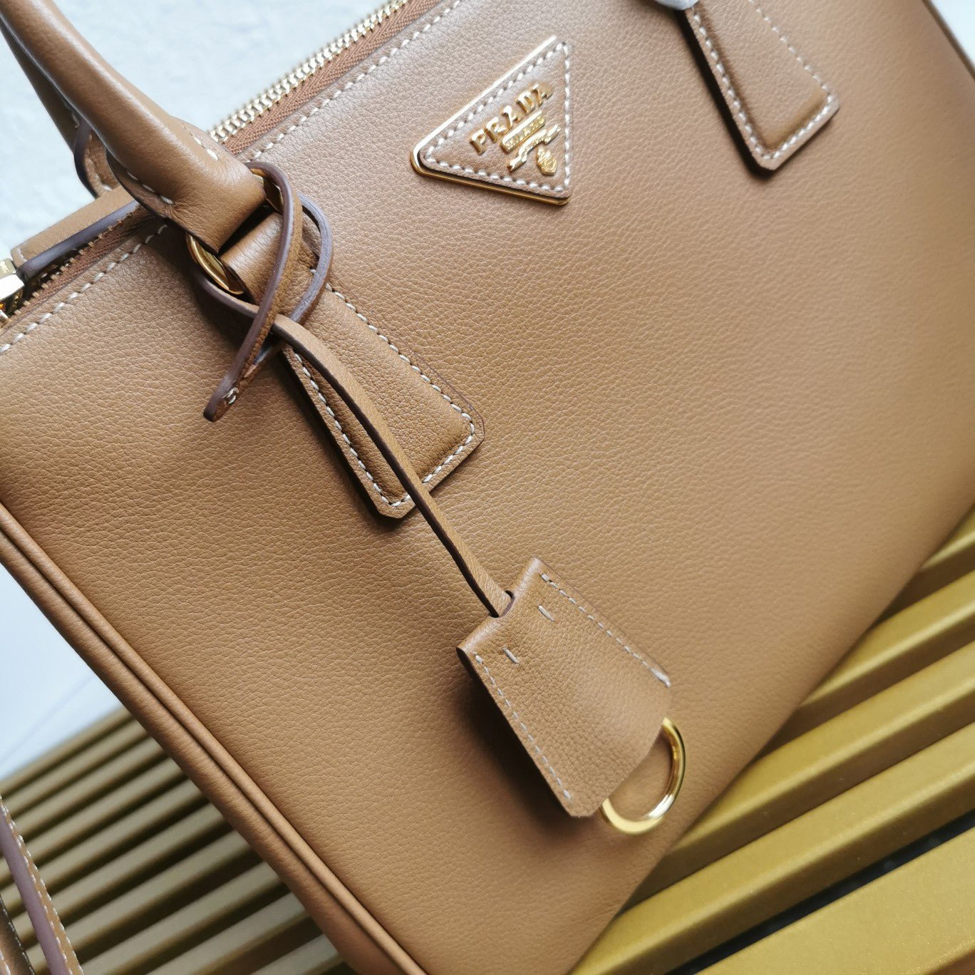 ＰＲＤＡ SMALL PRDA GALLERIA SAFFIANO LEATHER BAG