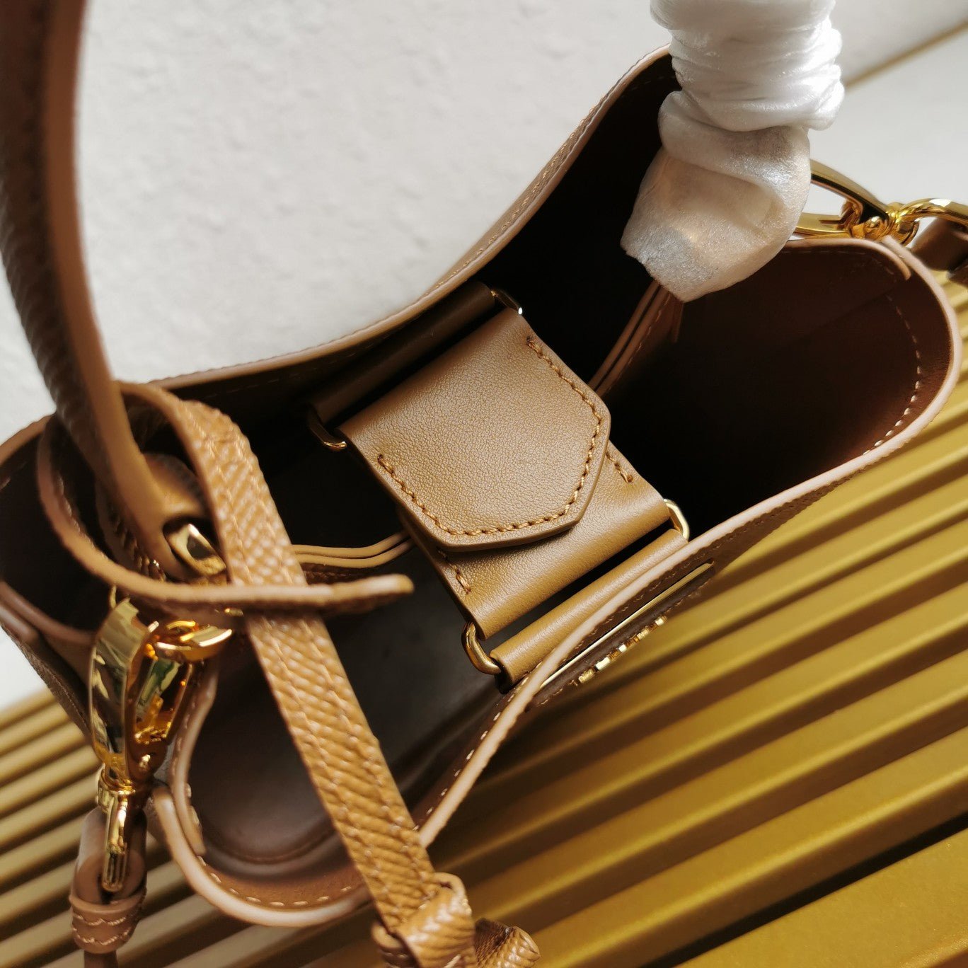 ＰＲＤＡ SMALL SAFFIANO LEATHER PRDA PANIER BAG CARAMEL