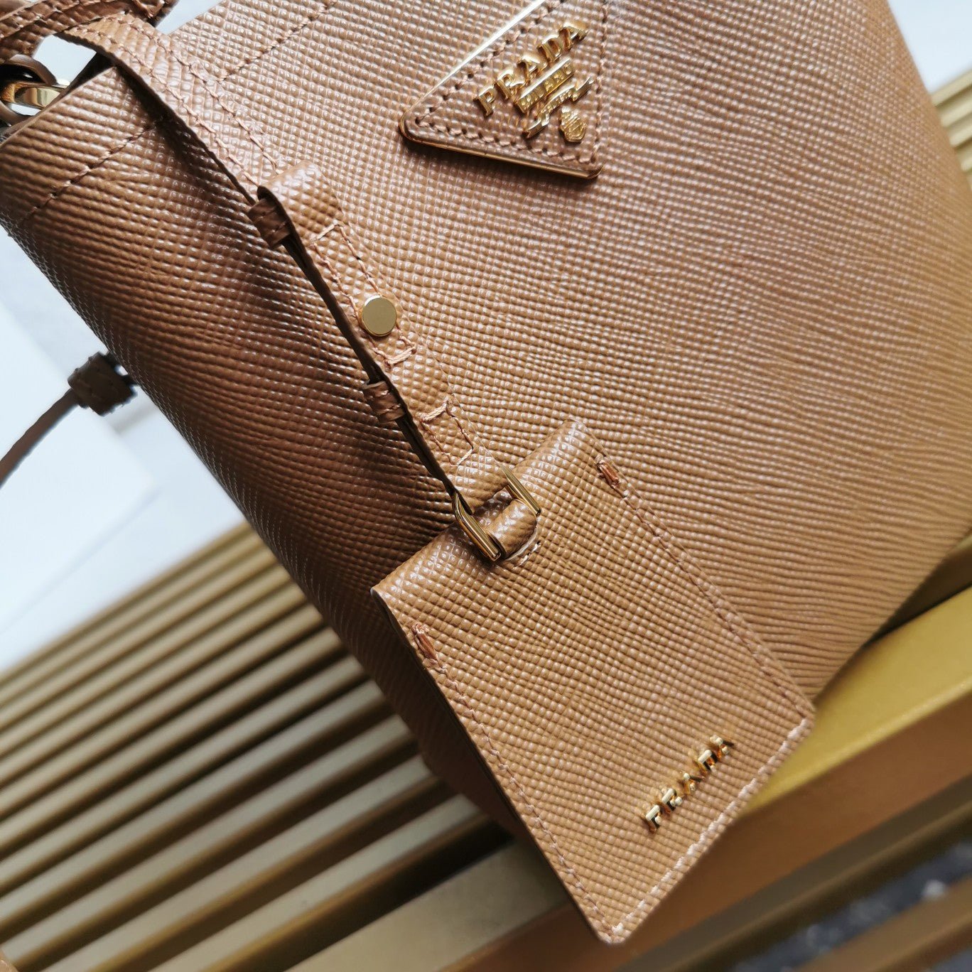 ＰＲＤＡ SMALL SAFFIANO LEATHER PRDA PANIER BAG CARAMEL
