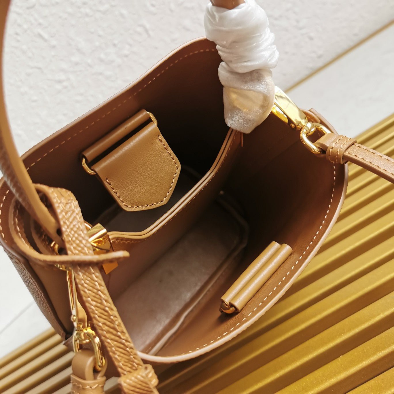 ＰＲＤＡ SMALL SAFFIANO LEATHER PRDA PANIER BAG CARAMEL