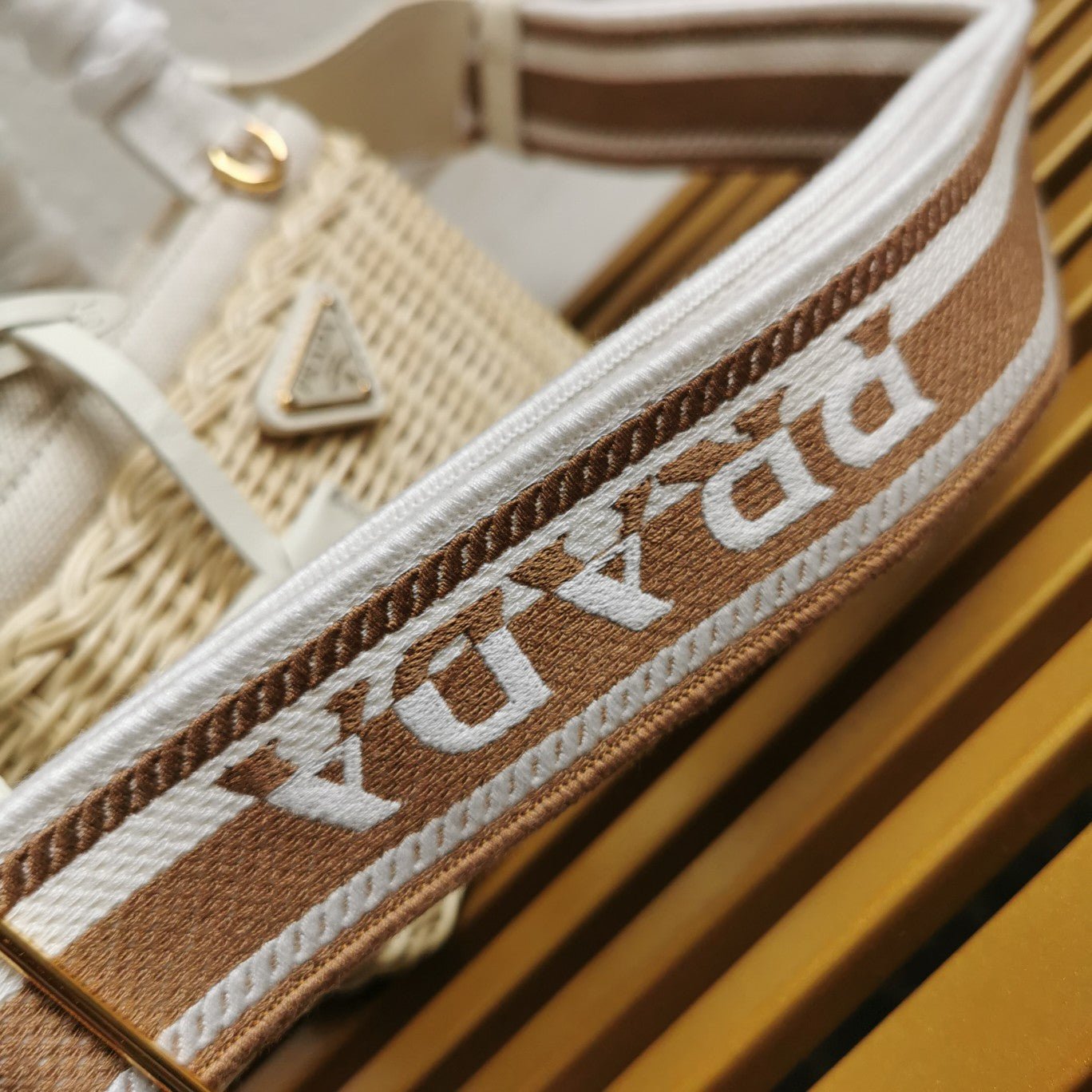 ＰＲＤＡ WICKER AND LINEN BLEND TOTE BAG MINI