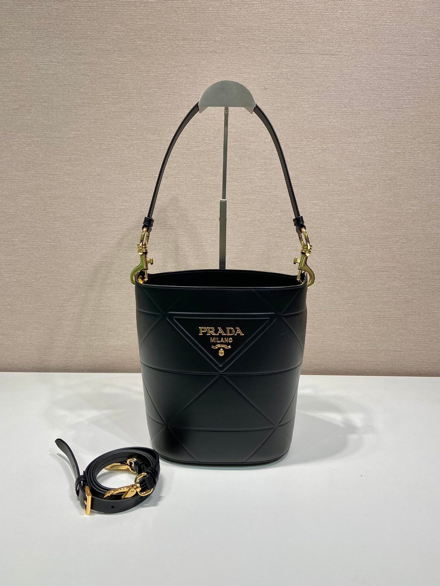 ＰＲＤＡ LEATHER BUCKET BAG