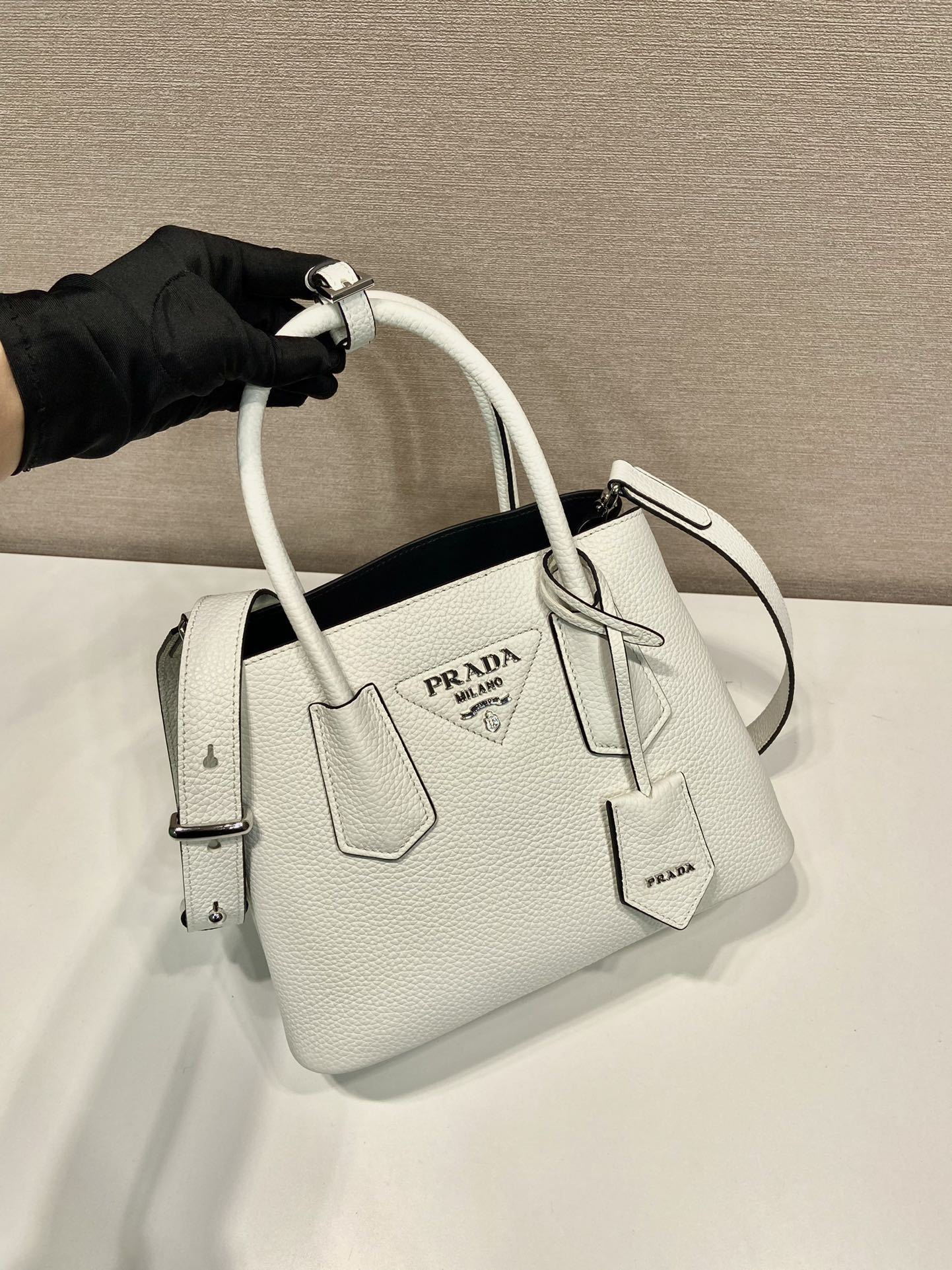ＰＲＤＡ LEATHER TOTE BAG WHITE