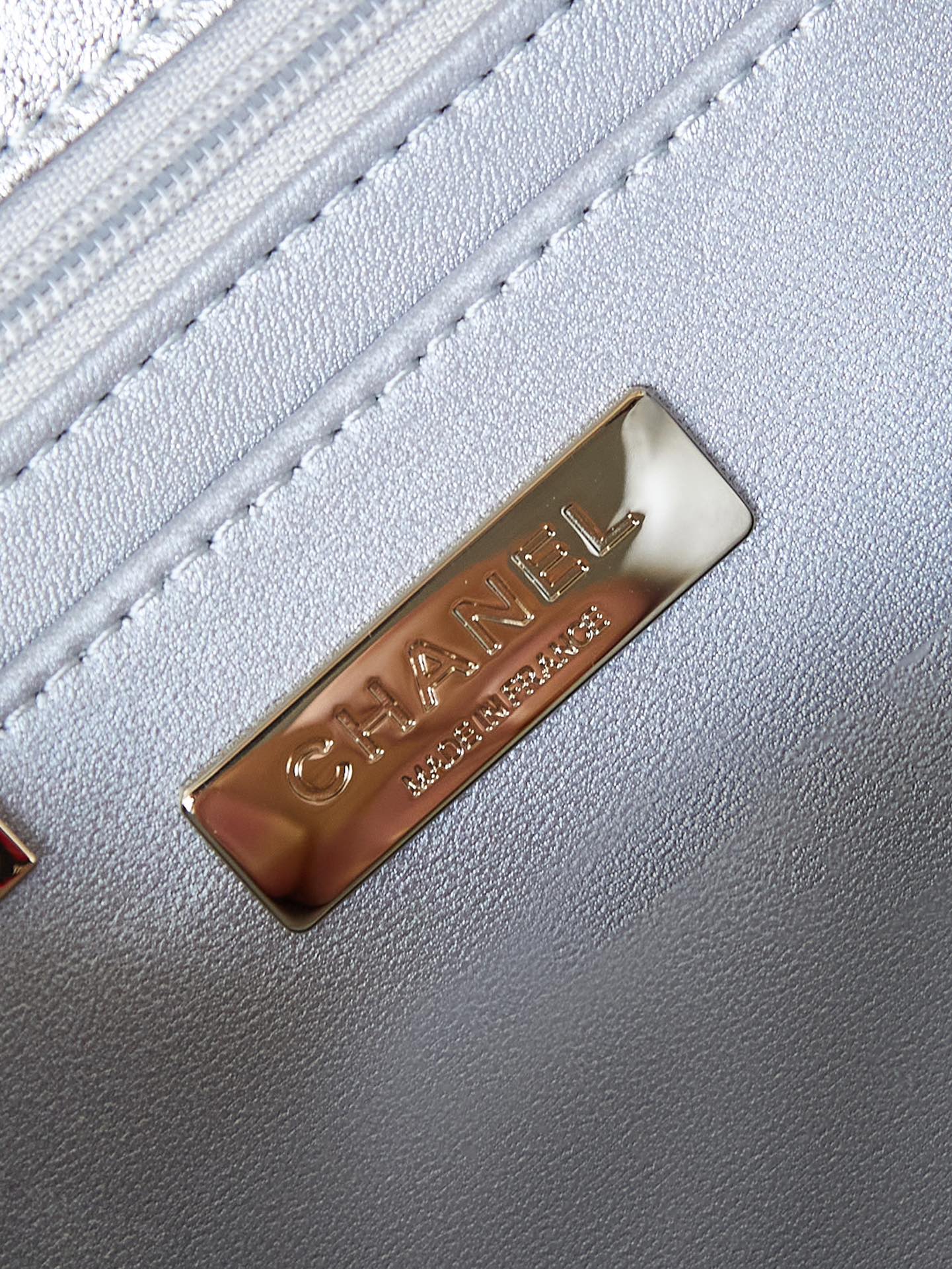 ＣＨＮＥＬCLASSIC FLAP BAG SILVER